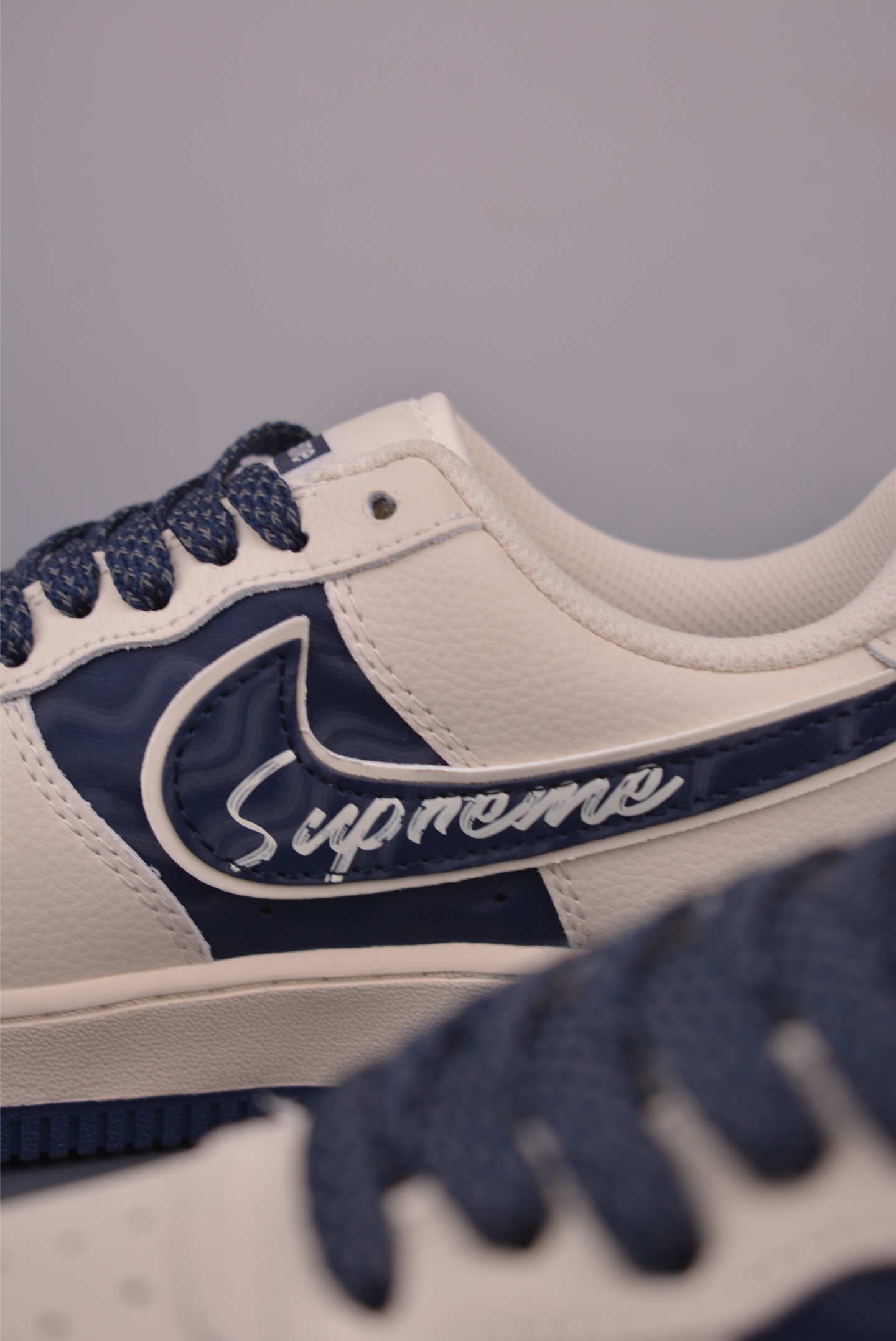 Nike Air Force 1 Low Supreme Collaboration - Premium Comfort & Style 8 i1759966771585 7121 0 7