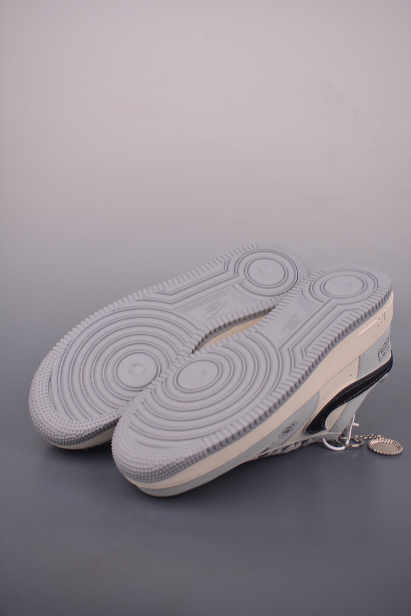 Nike Air Force 1 Low Stussy Collab - Original Version with Accessories 4 i1759991730993 3970 0 2