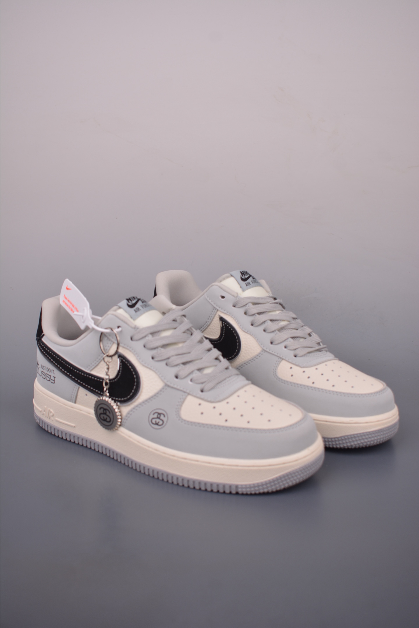 Nike Air Force 1 Low Stussy Collab - Original Version with Accessories 2 i1759991732710 1262 0 0
