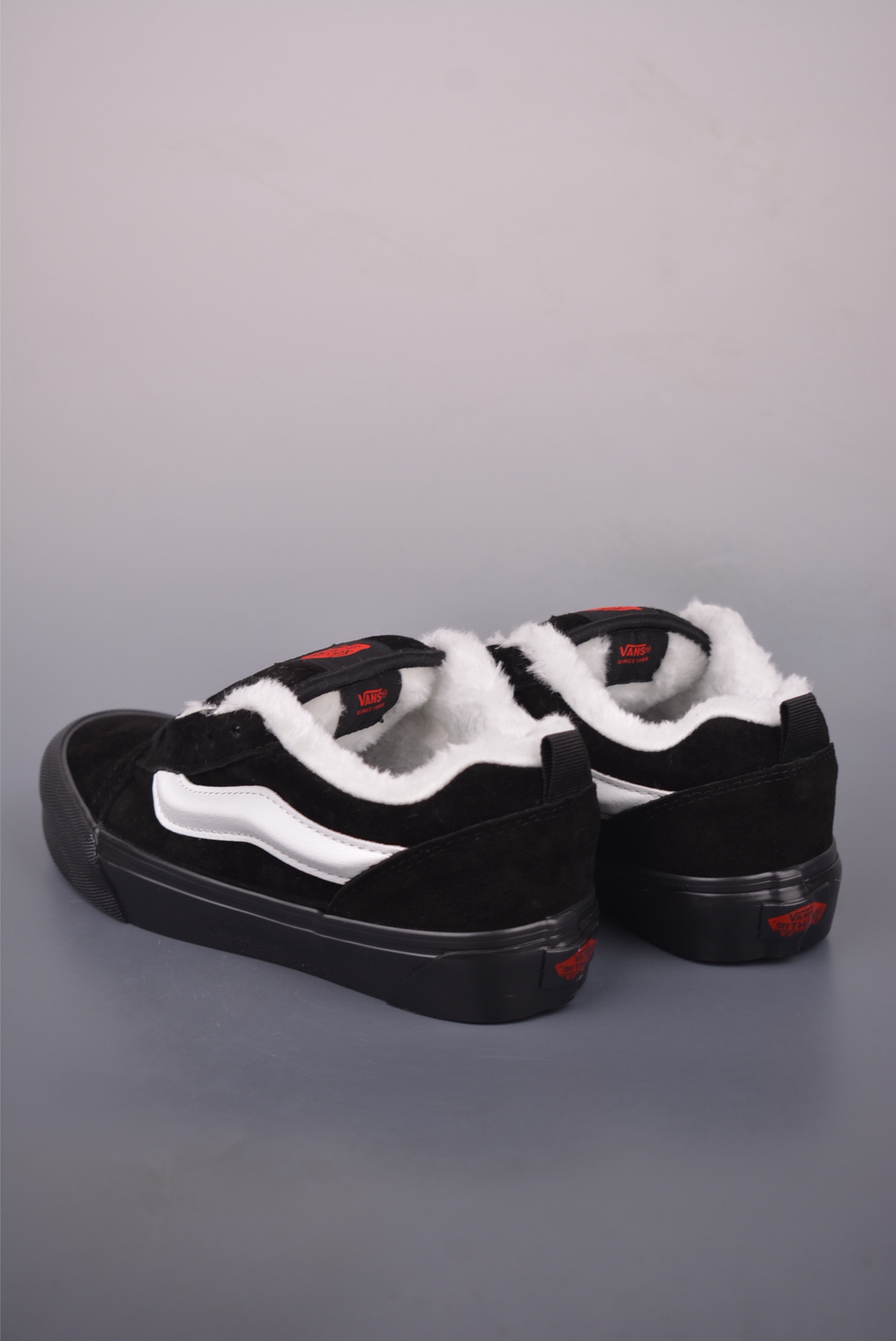 150 Vans Knu Skool 黑武士 百搭休闲防滑减震加绒款面包鞋 VN0009QCBMA