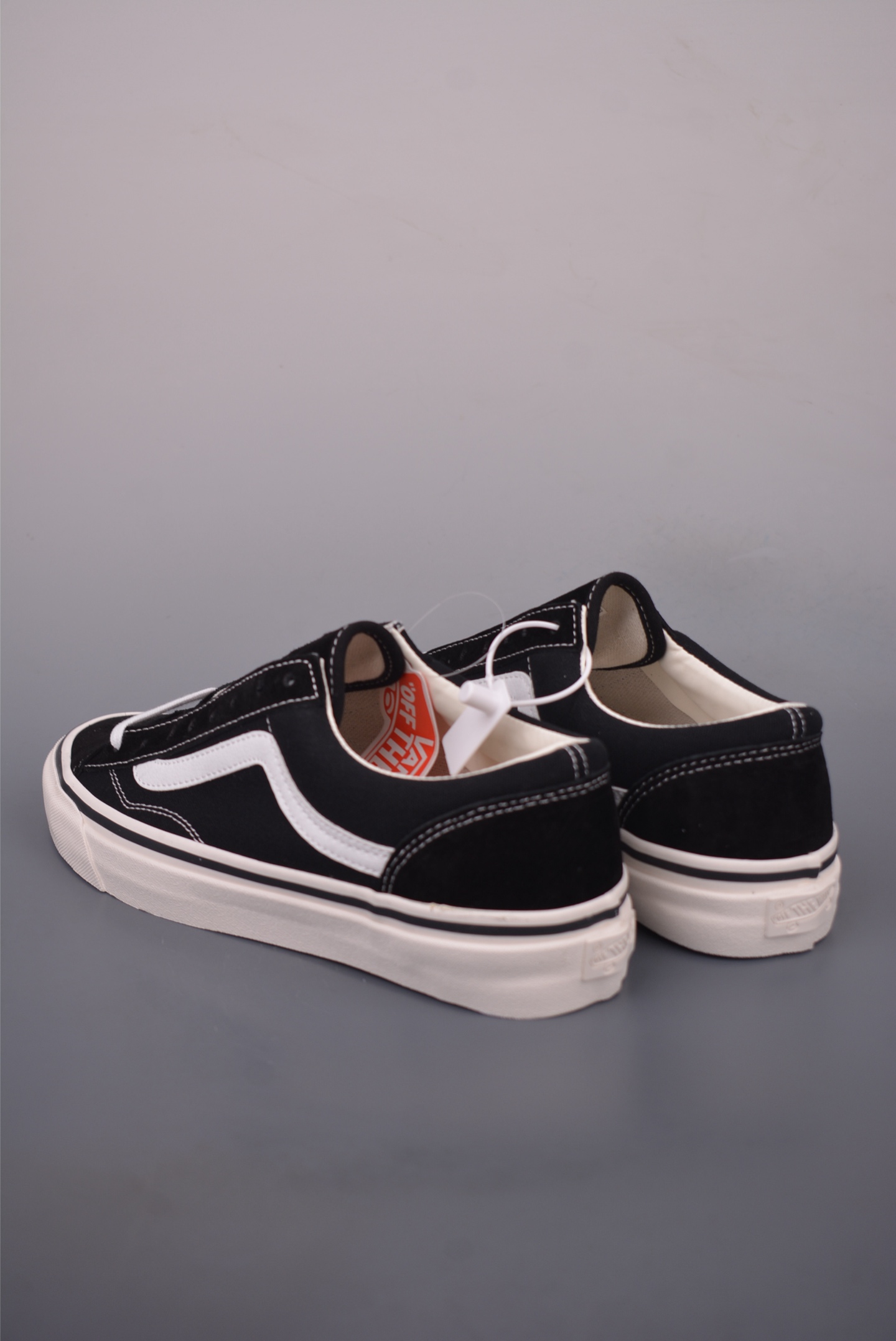 Vans Premium Old Skool 36: Black & White OG Retro Skate Shoes for Comfort 2 i1760004219664 4150 0 1