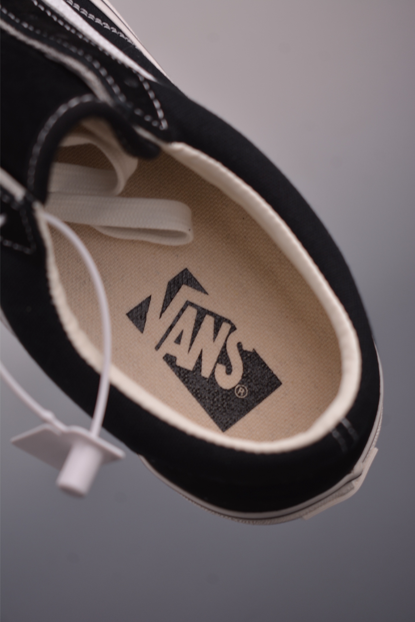 Vans Premium Old Skool 36: Black & White OG Retro Skate Shoes for Comfort 9 i1760004221895 3648 0 8