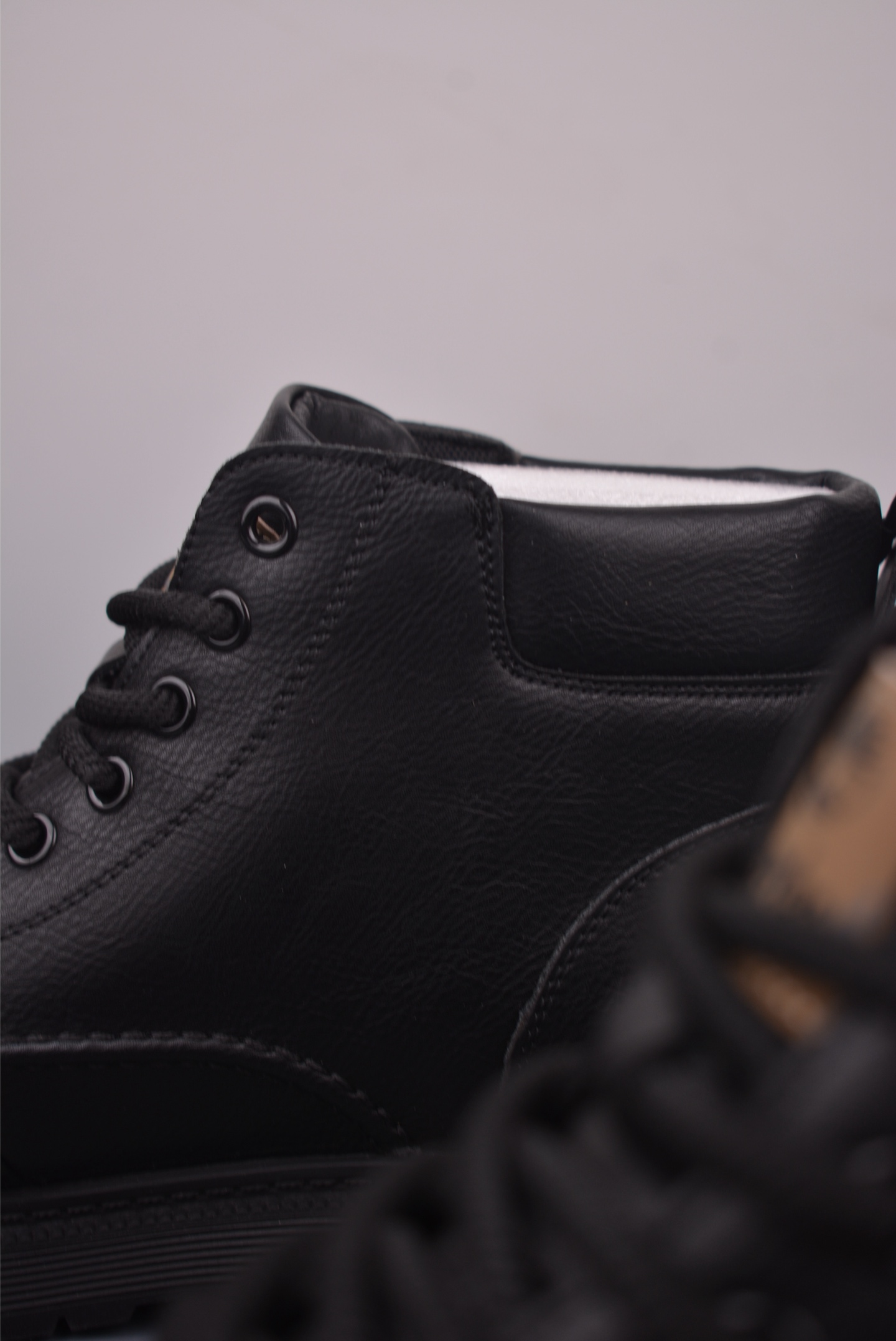 Timberland Classic Mid-Top Boots - Italian Leather, Durable & Comfortable 8 i1760007504706 8396 0 7