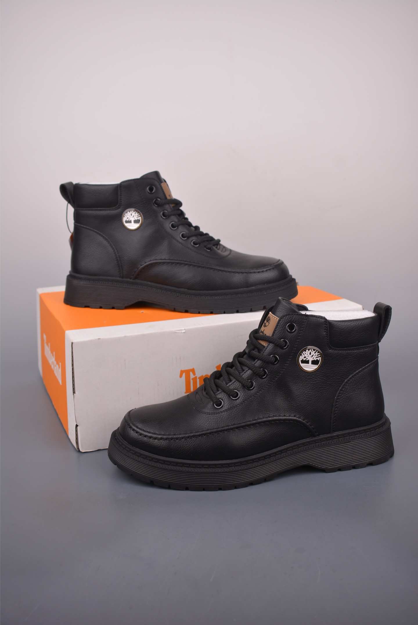 Timberland Classic Mid-Top Boots - Italian Leather, Durable & Comfortable 5 i1760007507386 1576 0 4