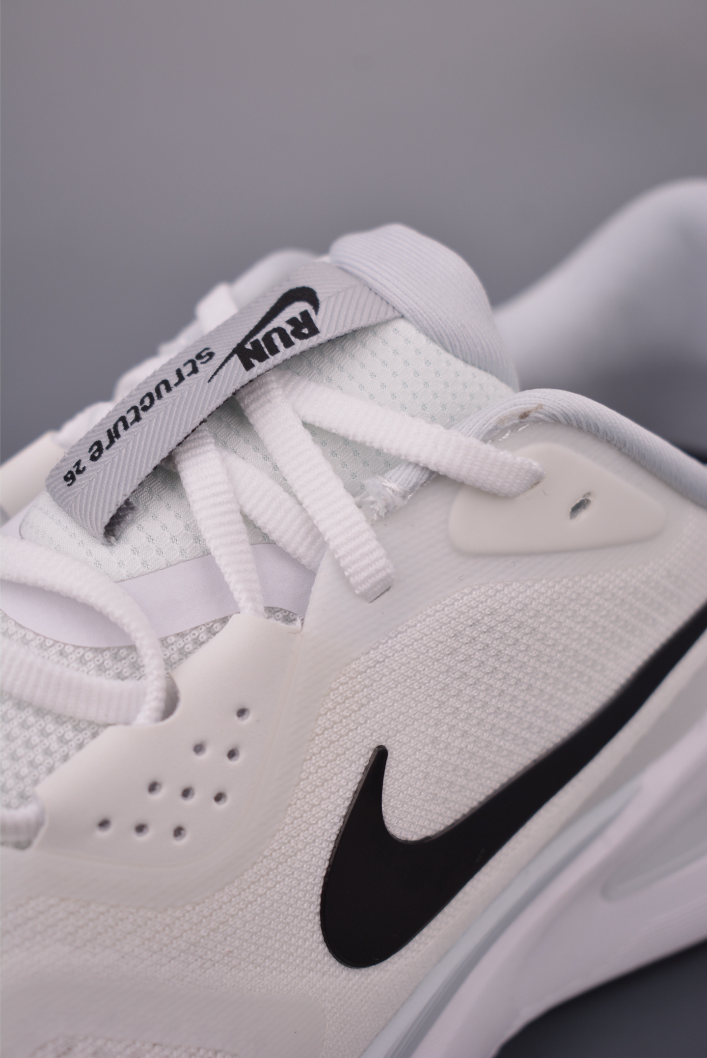 Nike Air Structure 26 Running Shoes, Zoom Technology, White/Black Sneakers 7 i1760007689004 9686 0 6