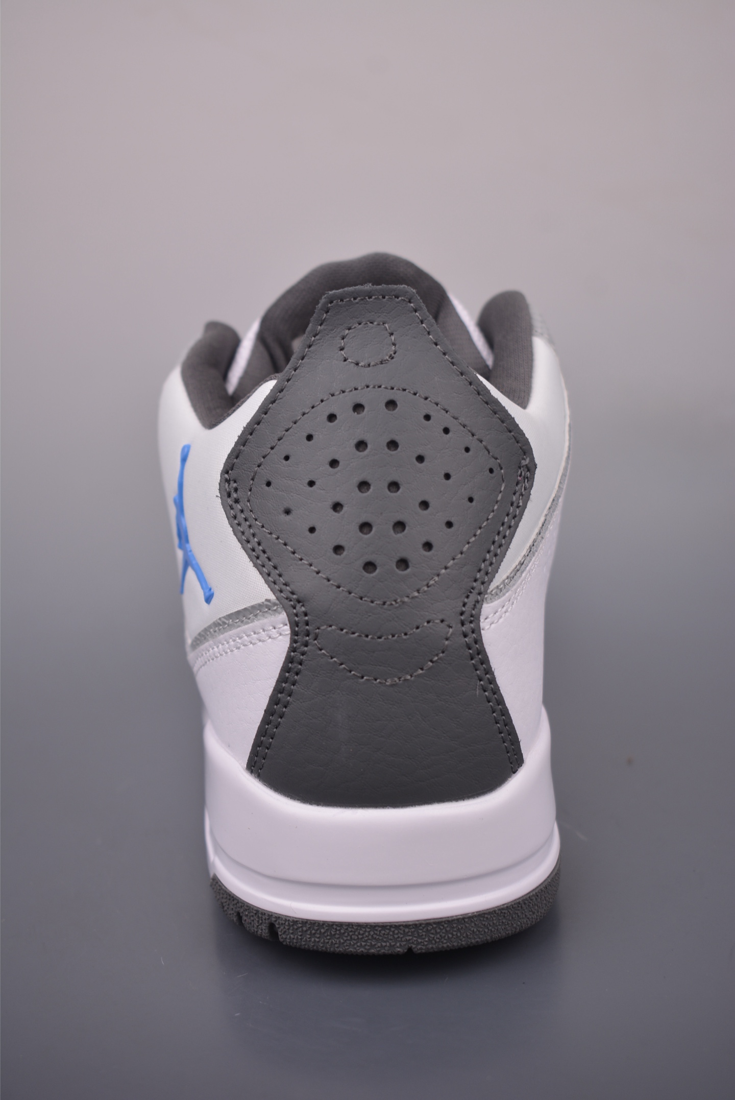 Air Jordan Courtside 23 Sneakers - Premium Comfort and Classic Style 4 i1760007861002 4901 0 3