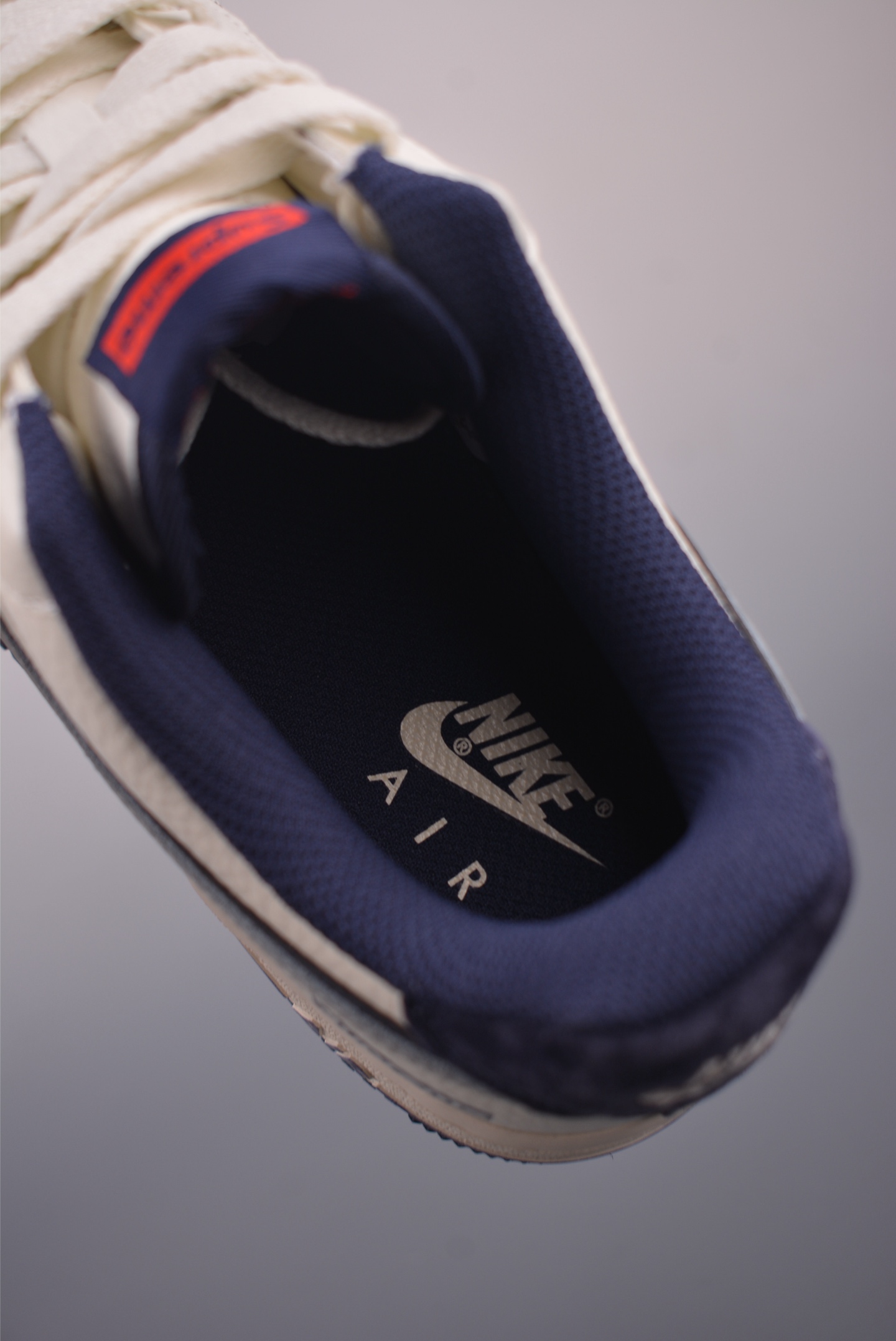 Nike Air Force 1 Low Supreme Collab Sneakers - Limited Edition 9 i1760055551384 1149 0 8