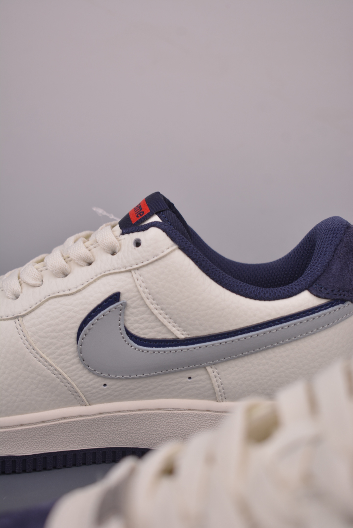 Nike Air Force 1 Low Supreme Collab Sneakers - Limited Edition 8 i1760055553781 5111 0 7