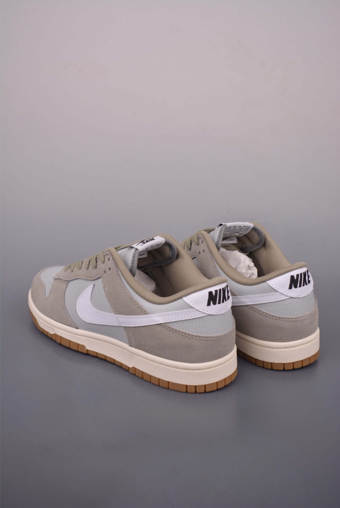 Nike SB Dunk Low Top-Quality Sneaker: Original Materials & Comfortable Fit 3 i1760096062095 389 0 1