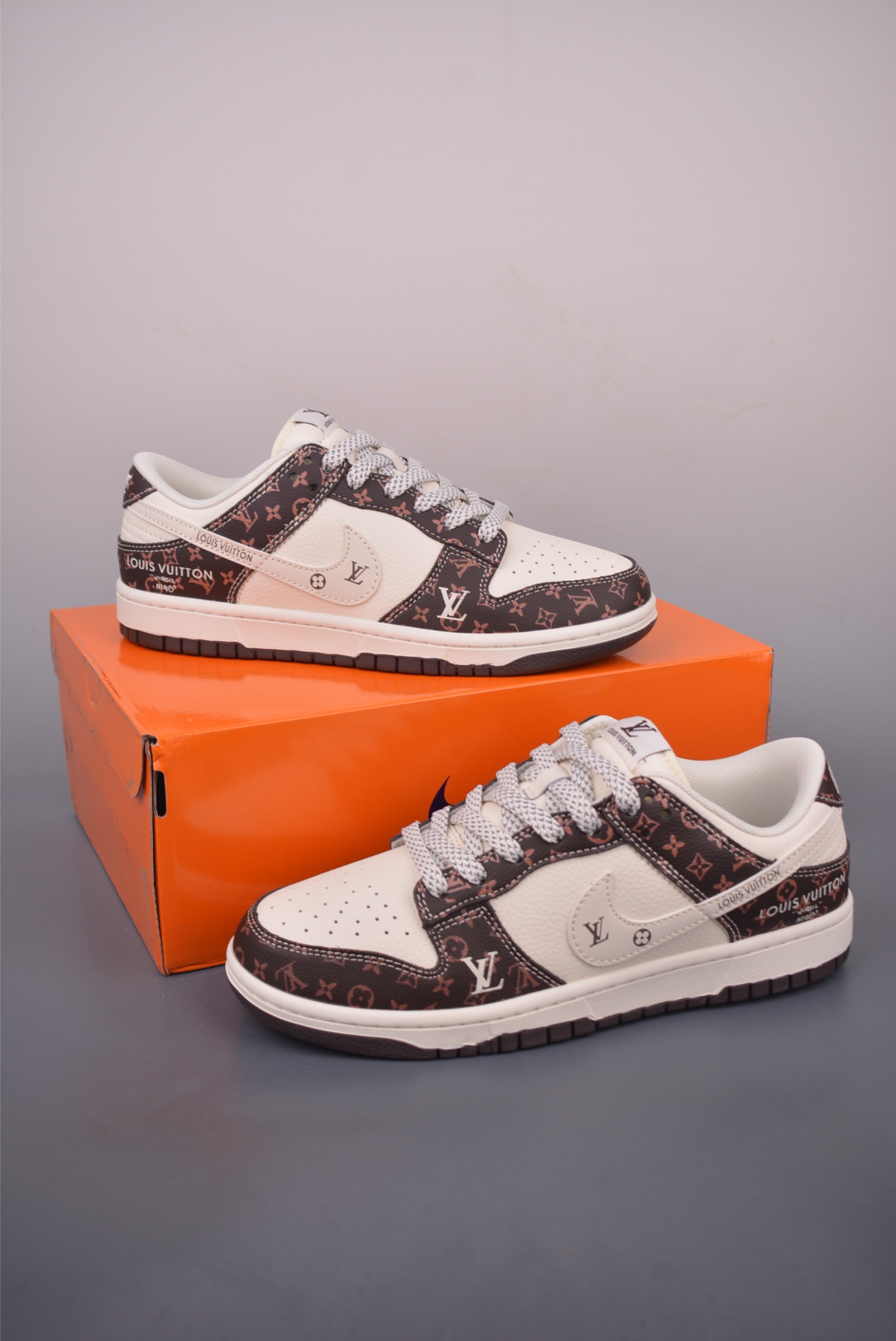 Nike SB Dunk Low Louis Vuitton Collaboration Premium Sneakers - Limited Edition 6 i1760096152307 9045 0 4