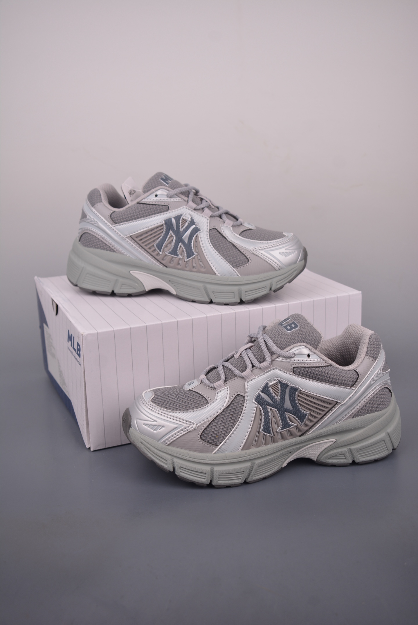 MLB CURVE TROPHY RUNNER 纽约洋基队 潮流时尚厚底运动鞋 3ARNR055N