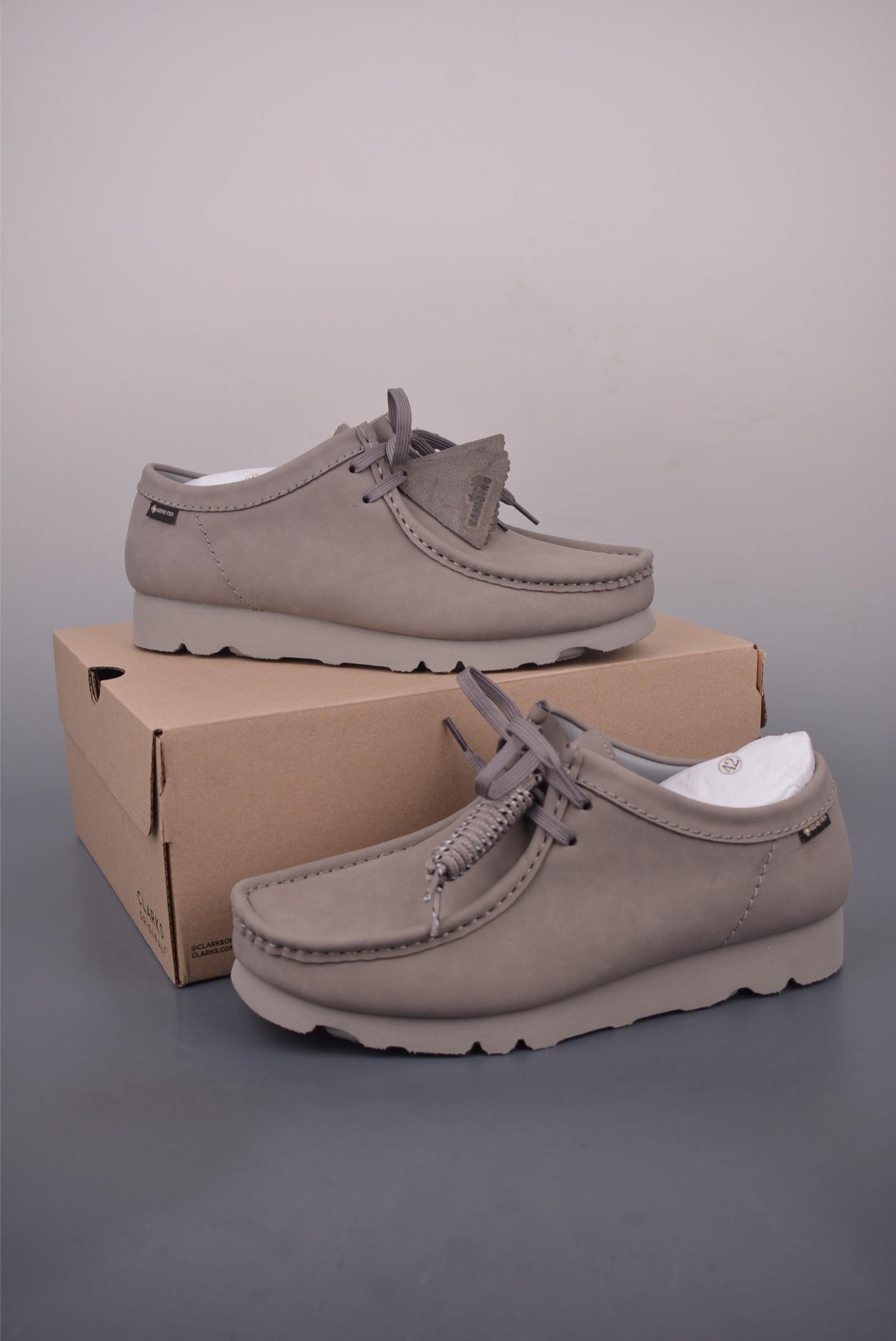 Clarks Originals Wallabee: Retro Comfort, Unisex Style - New Season Fashion 6 i1760131478117 7663 0 4