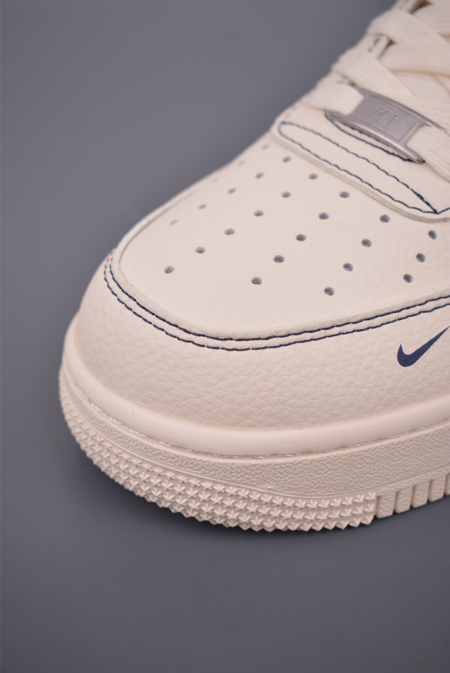 Nike Air Force 1 Low Louis Vuitton Sneakers Authentic Version 7 i1760132273847 4116 0 5