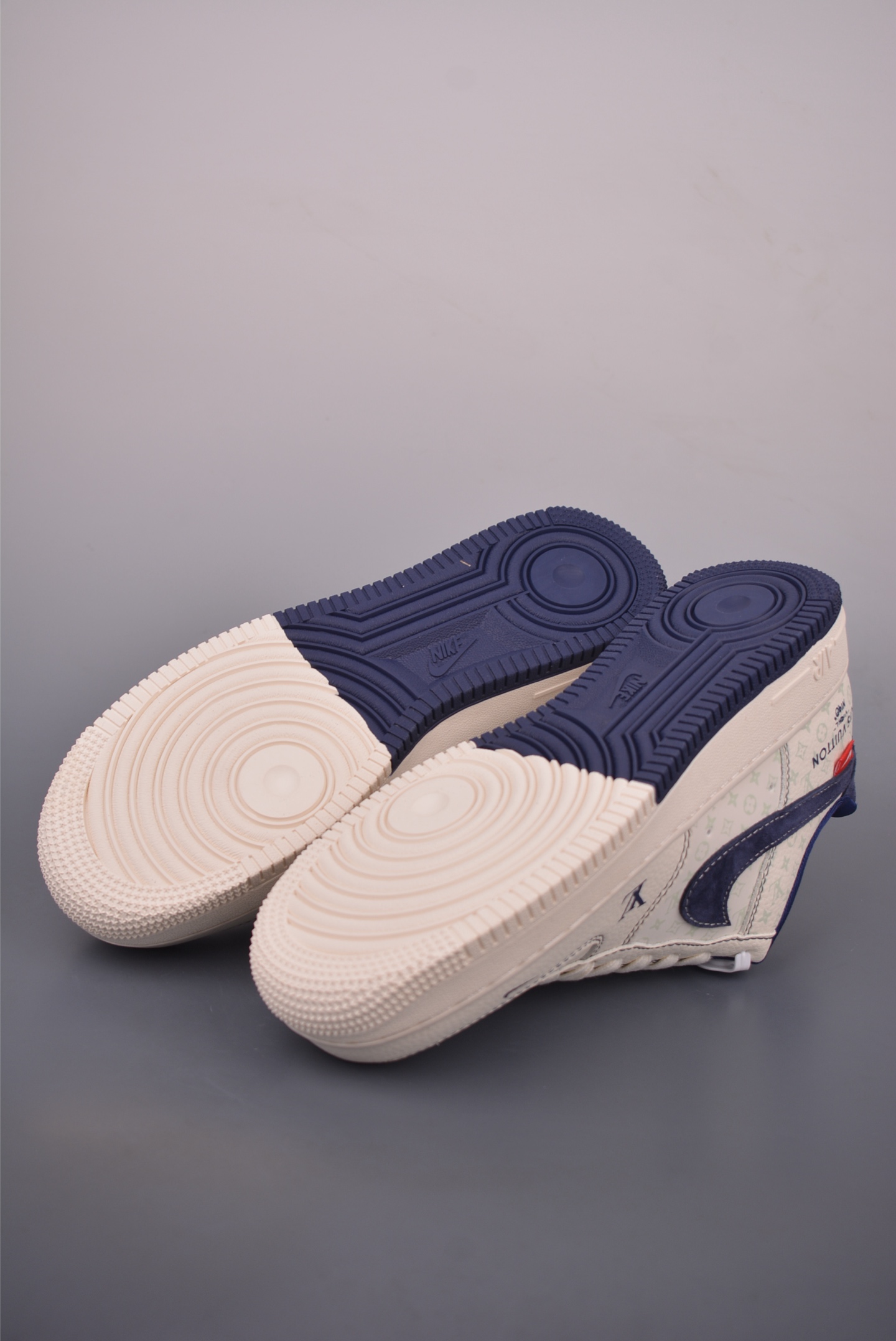 Nike Air Force 1 Low Louis Vuitton Sneakers Authentic Version 4 i1760132275959 2471 0 2