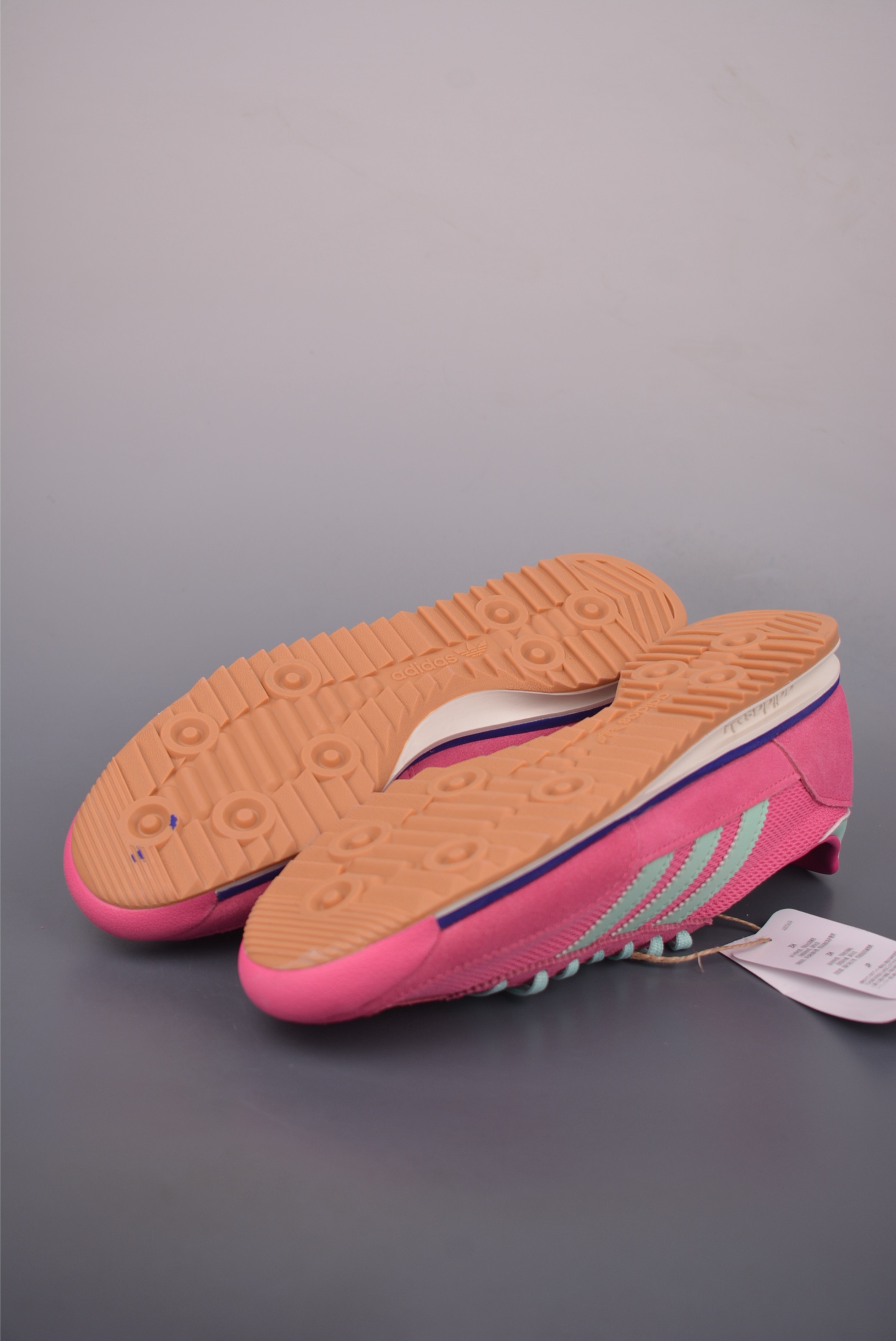 Adidas Originals SL 72RS: Lightweight, Breathable Retro Running Shoes 4 i1760134416307 3424 0 2