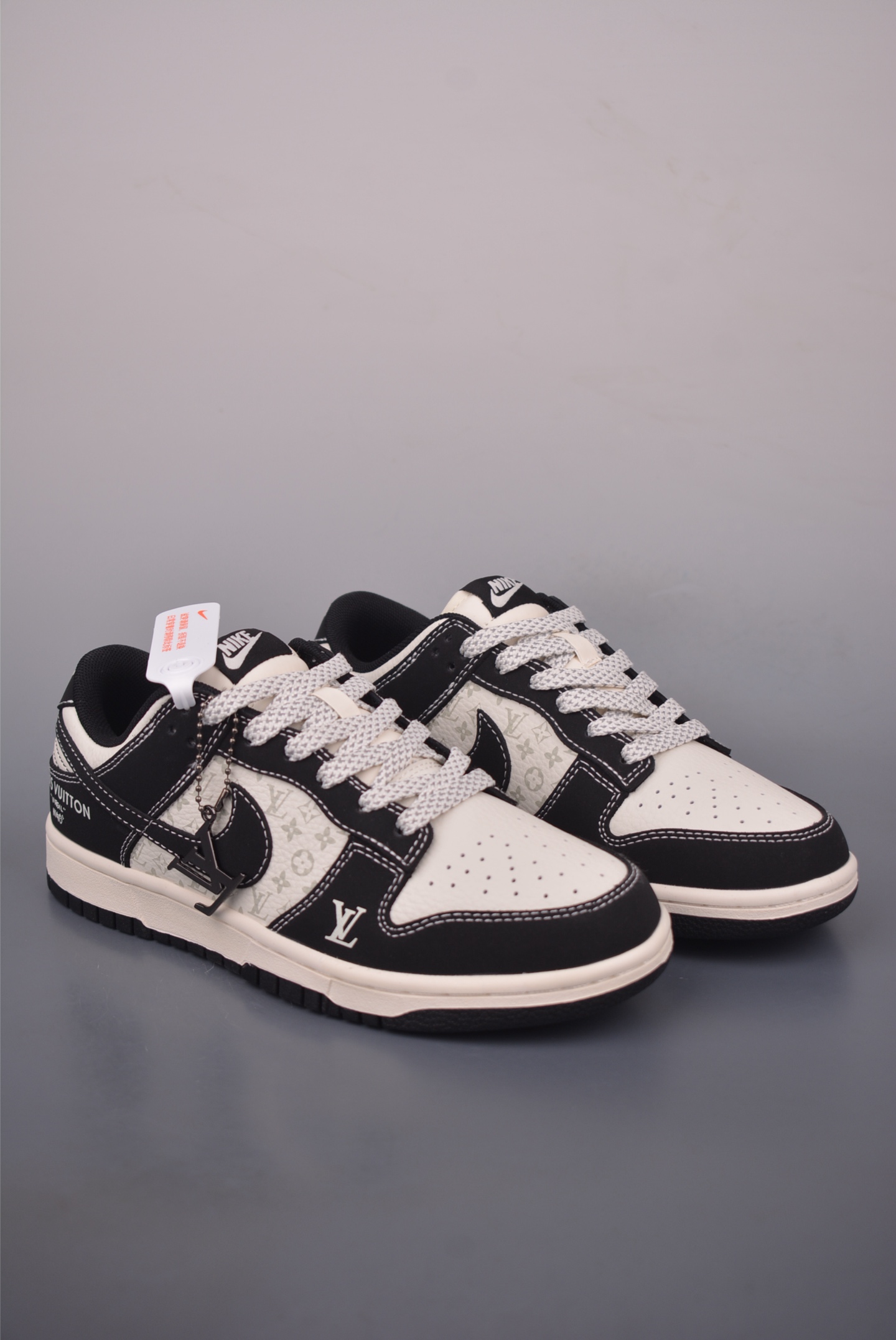 Nike SB Dunk Low Louis Vuitton Sneakers - Premium Quality & Exclusive Design