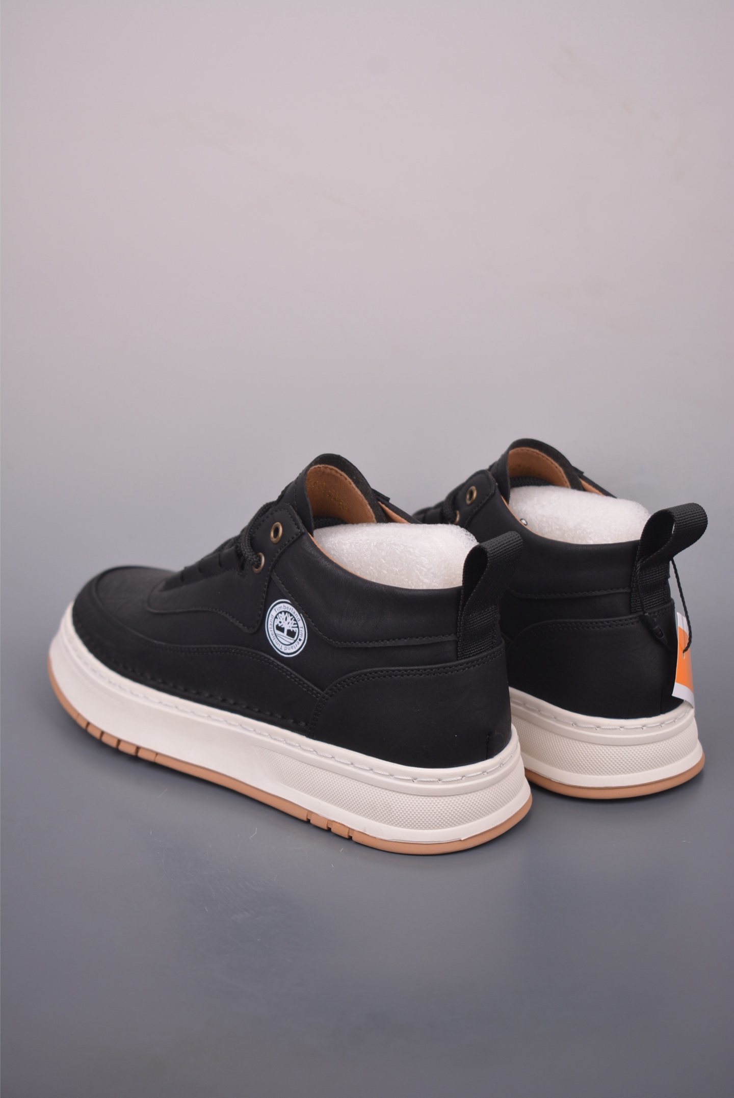 Timberland Classic Mid-Top Leather Boots - Durable, Stylish & Comfortable 2 i1760136922775 4453 0 2