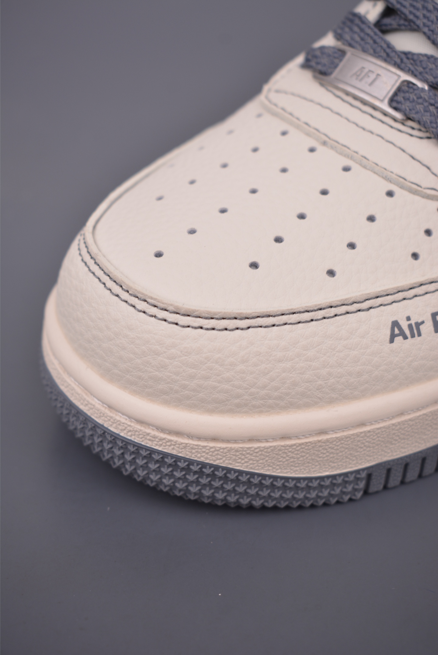 Nike Air Force 1 Low 米灰 JP8028-014-莆田鞋,莆田鞋货源,高仿鞋,高仿鞋货源,安福档口,莆田高仿鞋,莆田鞋批发,高仿鞋批发,莆田高仿运动鞋,高仿运动鞋,莆田运动鞋 Nike Air Force 1 Low 米灰 JP8028-014