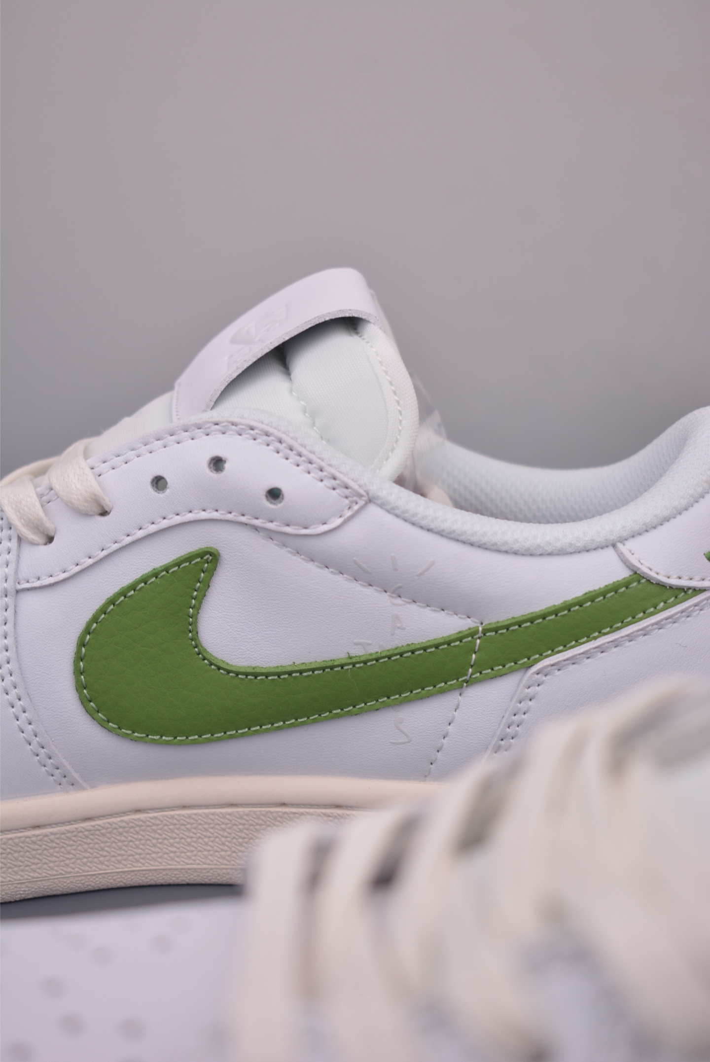 Fragment Travis Scott x Air Jordan 1 Low Collab Sneakers - Classic Style 9 i1760224693481 5287 0 7