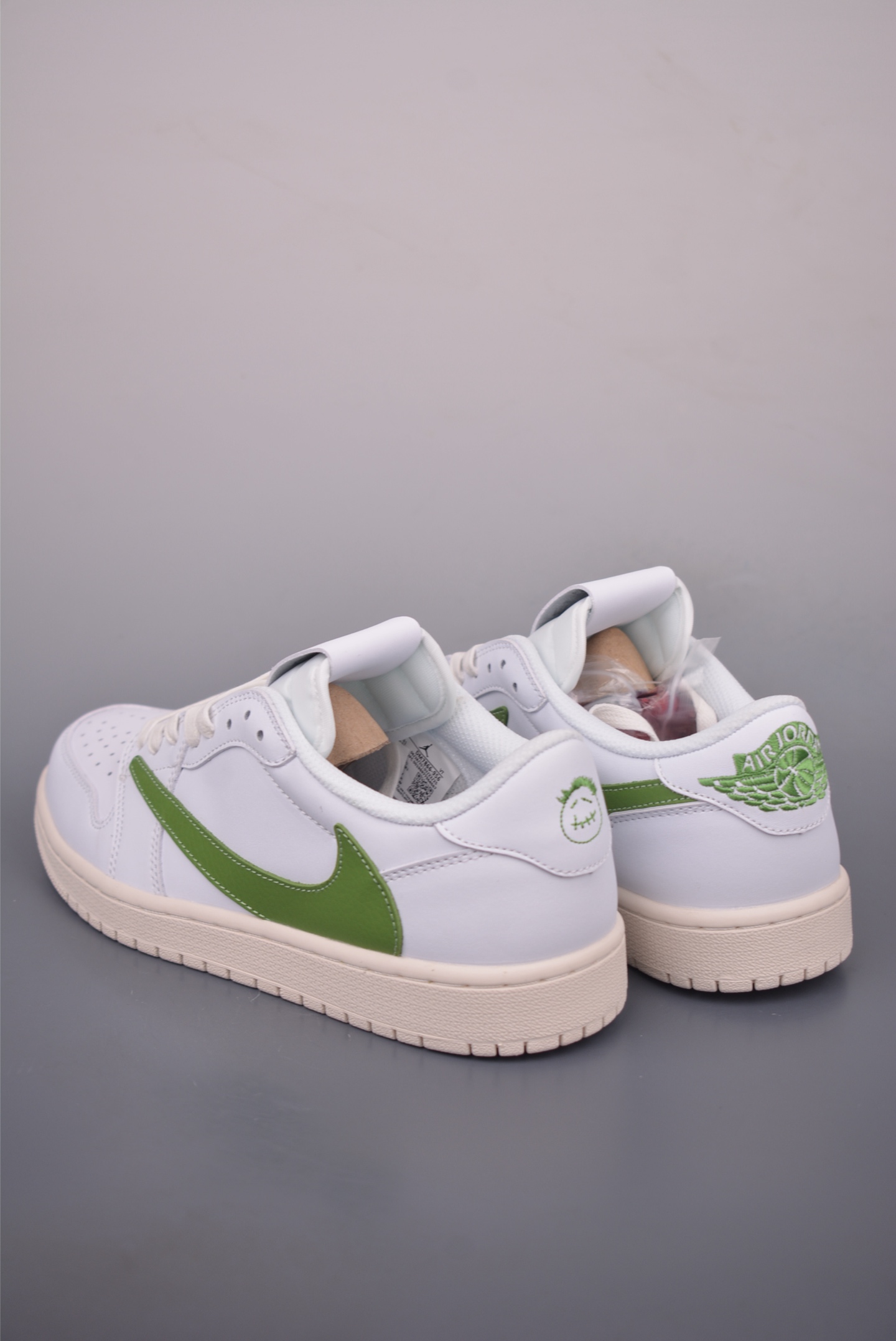 Fragment Travis Scott x Air Jordan 1 Low Collab Sneakers - Classic Style 3 i1760224695527 6210 0 1