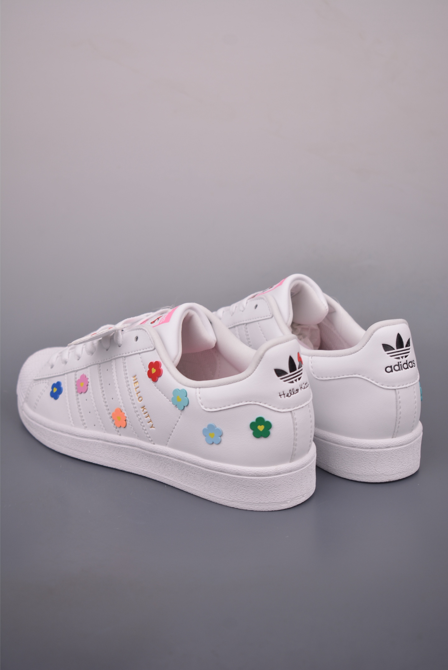 Adidas Originals Superstar Hello Kitty Edition Classic White Sneakers 3 i1760226325384 1700 0 1