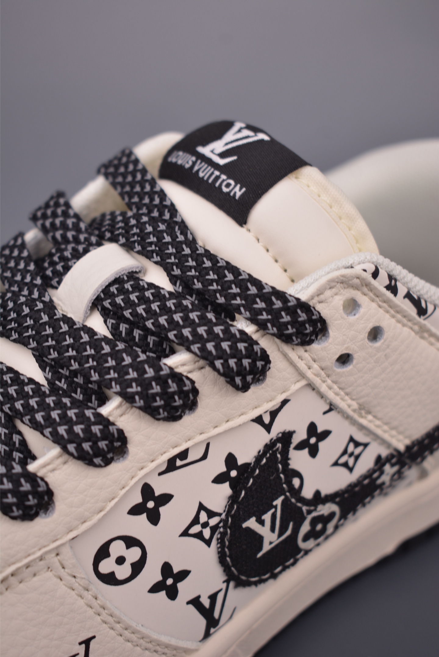 Nike SB Dunk Low Louis Vuitton Cream White Leather Sneakers 7 i1760226604930 4255 0 6