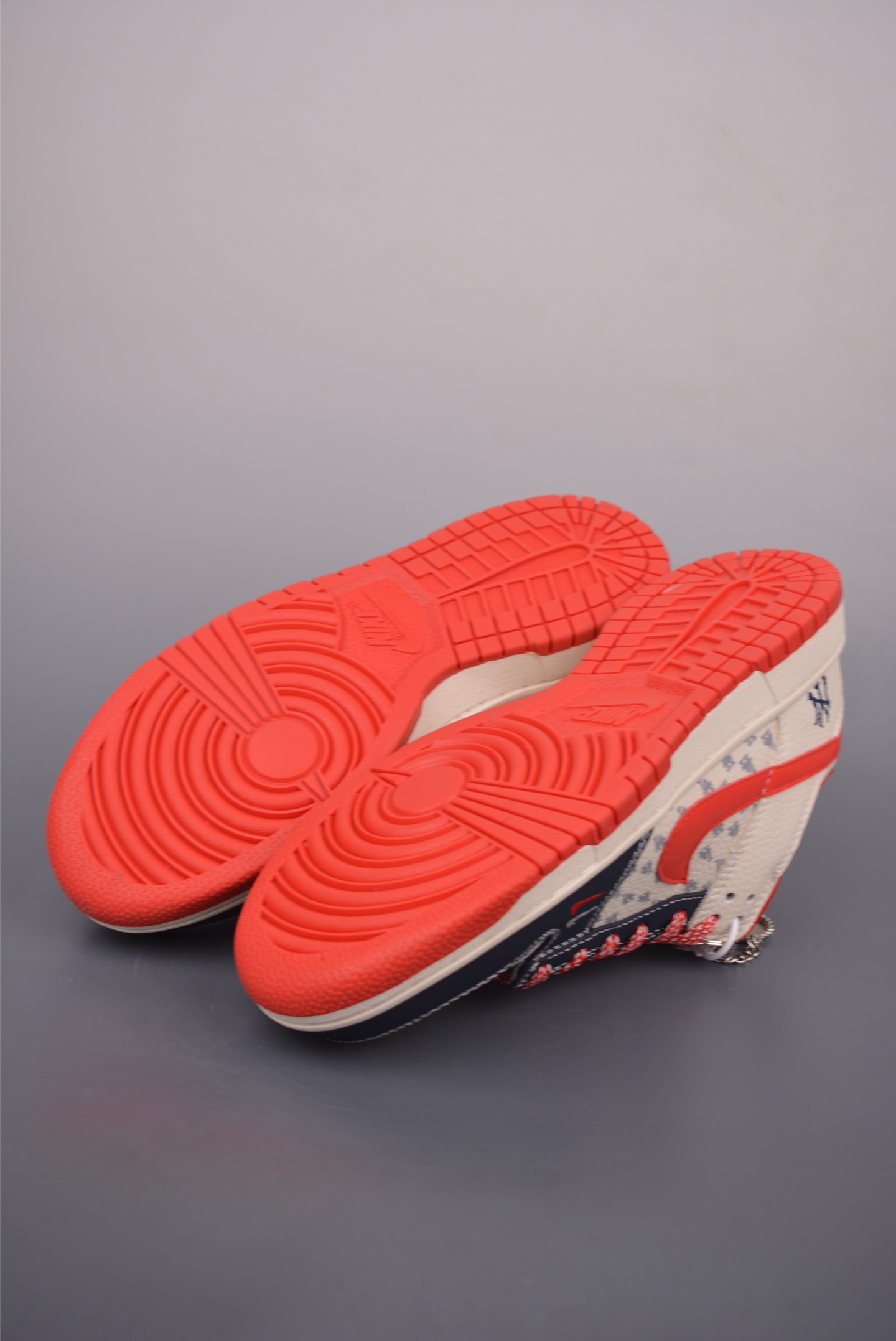 Nike SB Dunk Low MLB Sneakers - Premium Quality & Unique Design 4 i1760226649685 4615 0 2