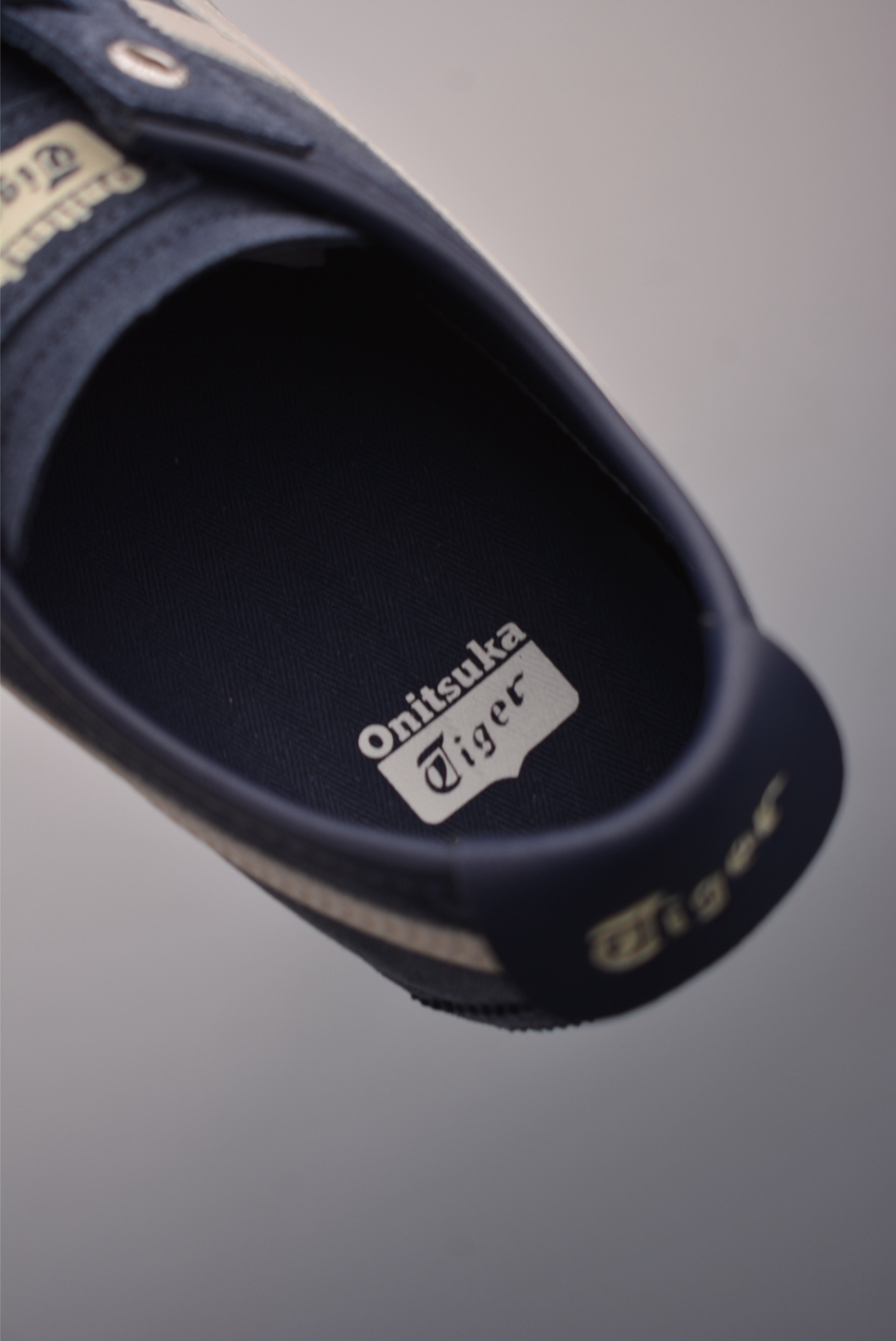 i1760307324760 2101 0 8