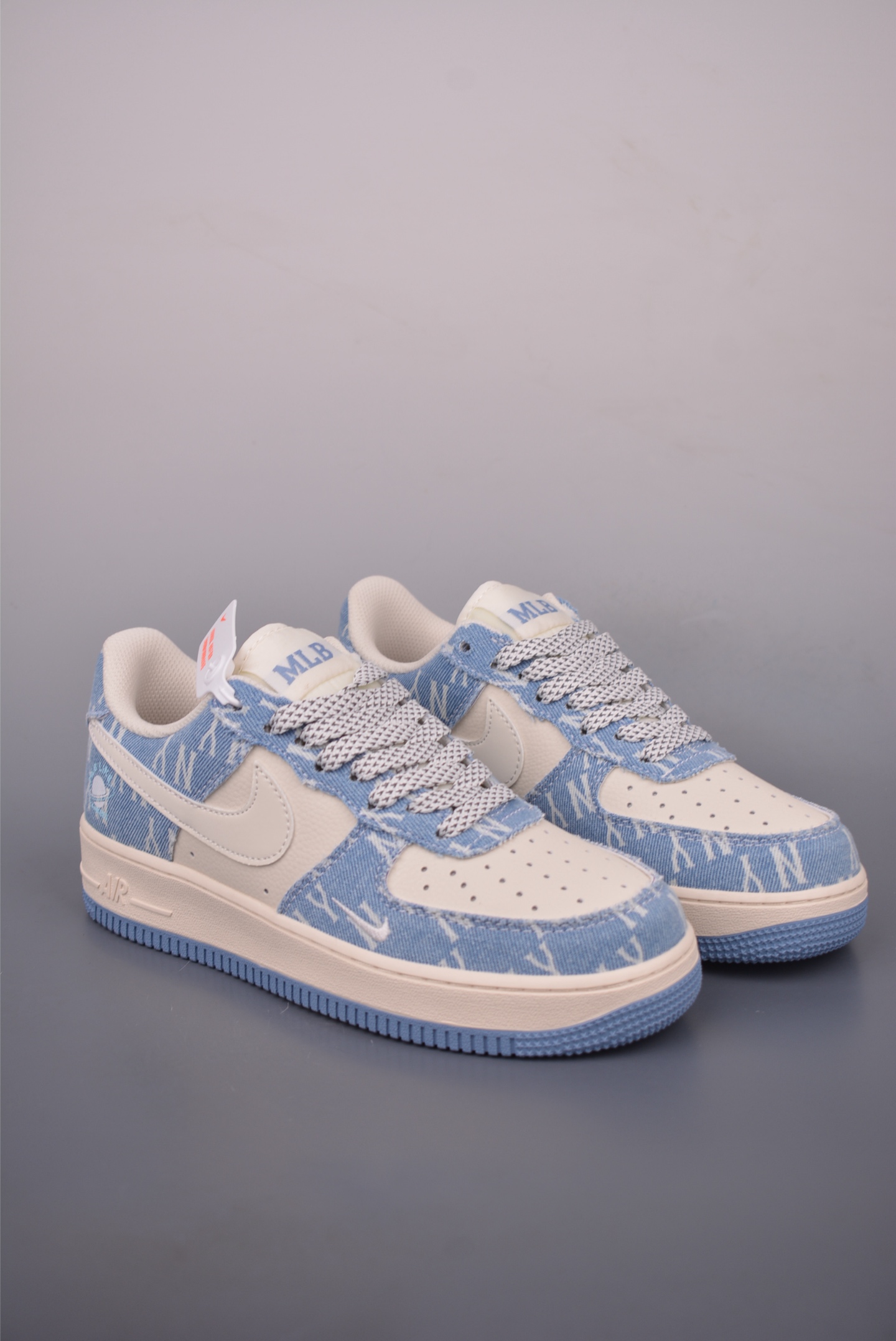 Nike Air Force 1 Low MLB - Yankees Edition Sneakers - Limited Collection