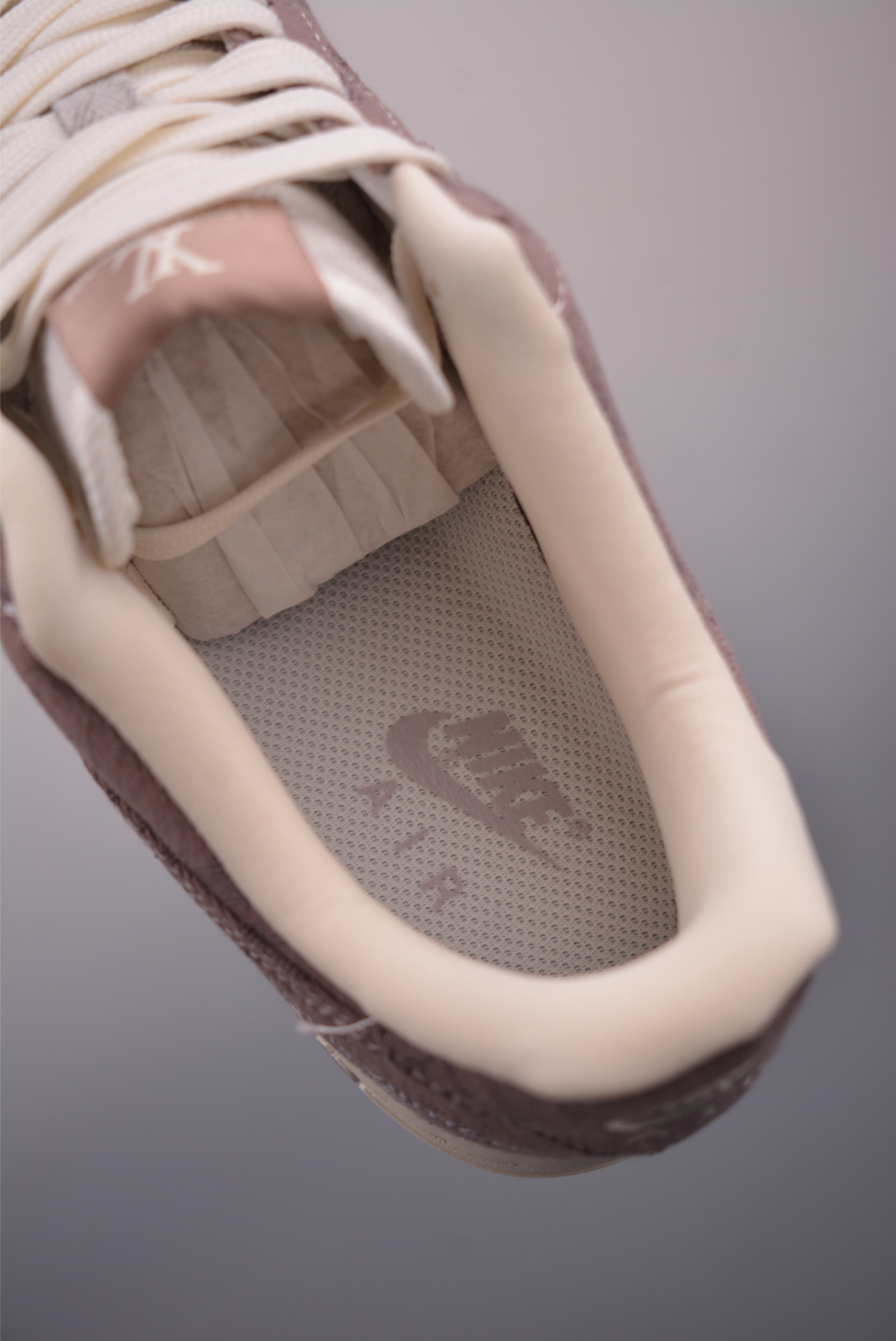 Nike Air Force 1 Low LV联名 YK9511-821-莆田鞋,莆田鞋货源,高仿鞋,高仿鞋货源,安福档口,莆田高仿鞋,莆田鞋批发,高仿鞋批发,莆田高仿运动鞋,高仿运动鞋,莆田运动鞋 Nike Air Force 1 Low LV联名 YK9511-821