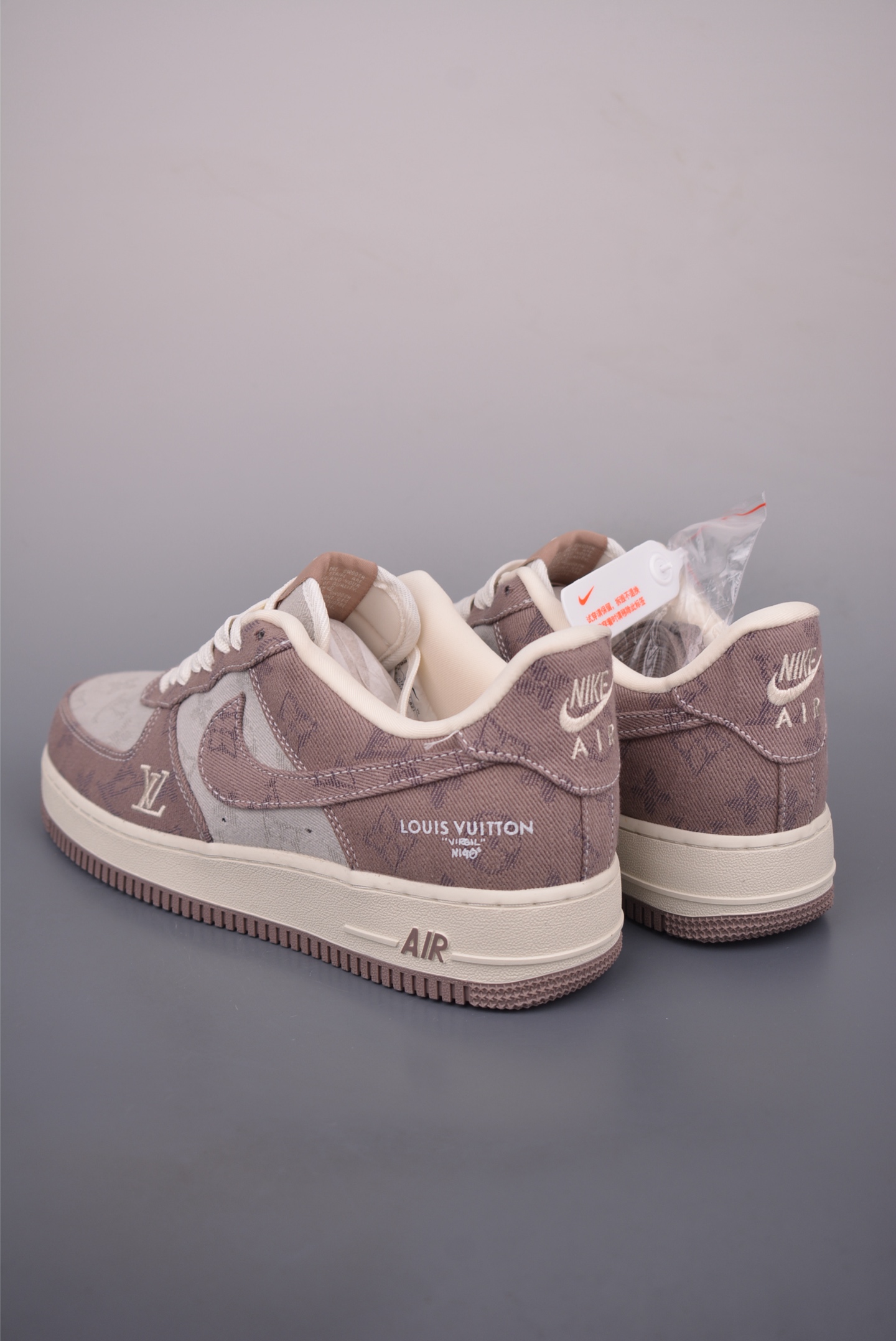 Nike Air Force 1 Low LV联名 YK9511-821-莆田鞋,莆田鞋货源,高仿鞋,高仿鞋货源,安福档口,莆田高仿鞋,莆田鞋批发,高仿鞋批发,莆田高仿运动鞋,高仿运动鞋,莆田运动鞋 Nike Air Force 1 Low LV联名 YK9511-821