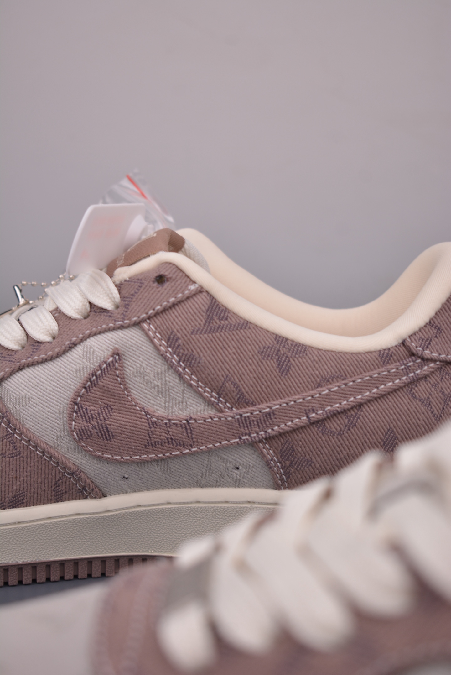 Nike Air Force 1 Low LV联名 YK9511-821-莆田鞋,莆田鞋货源,高仿鞋,高仿鞋货源,安福档口,莆田高仿鞋,莆田鞋批发,高仿鞋批发,莆田高仿运动鞋,高仿运动鞋,莆田运动鞋 Nike Air Force 1 Low LV联名 YK9511-821