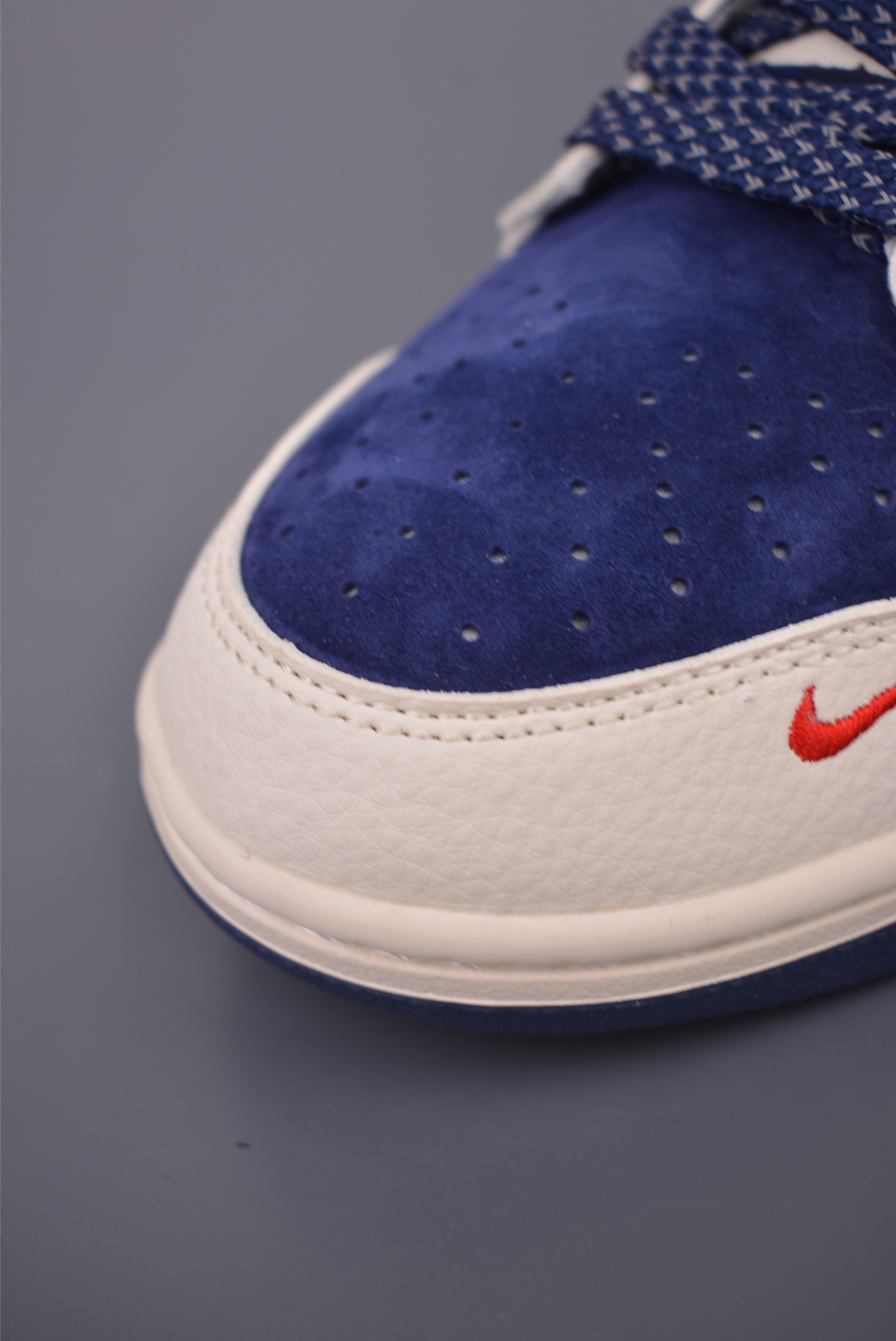 Nike SB Dunk Low Loewe Collaboration Sneakers - Premium Quality & Comfort 6 i1760314776684 8309 0 5