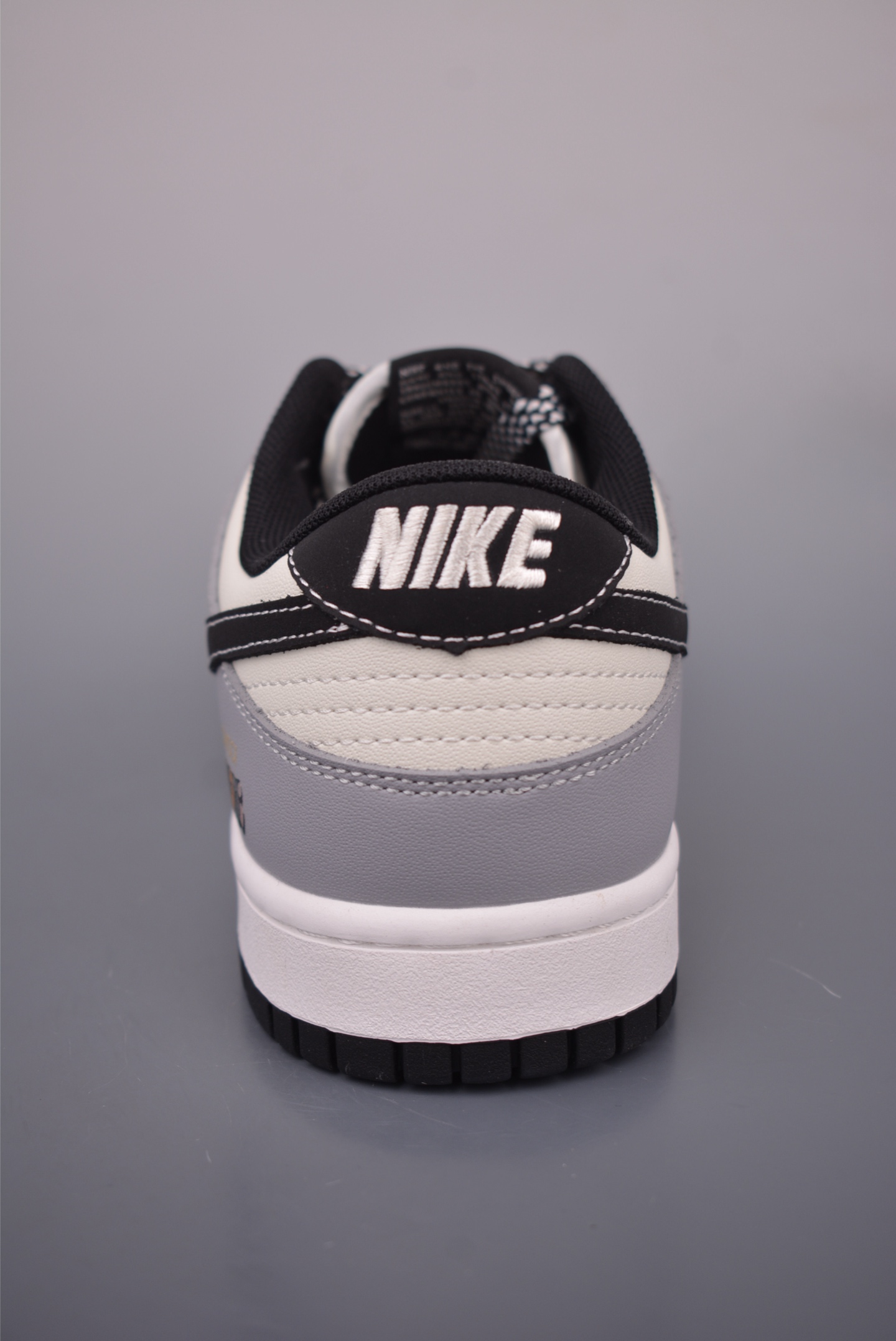 Nike SB Dunk Low Gucci Sneakers Premium Quality, Comfortable & Stylish 4 i1760314800133 658 0 3
