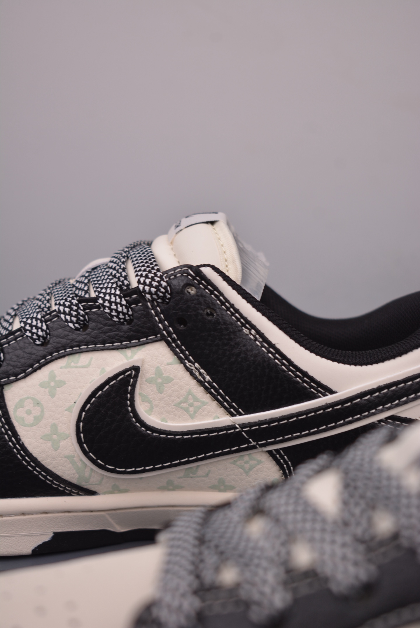 Nike SB Dunk Low Louis Vuitton Custom Sneakers - Premium Quality & Comfort 9 i1760314961504 2835 0 7