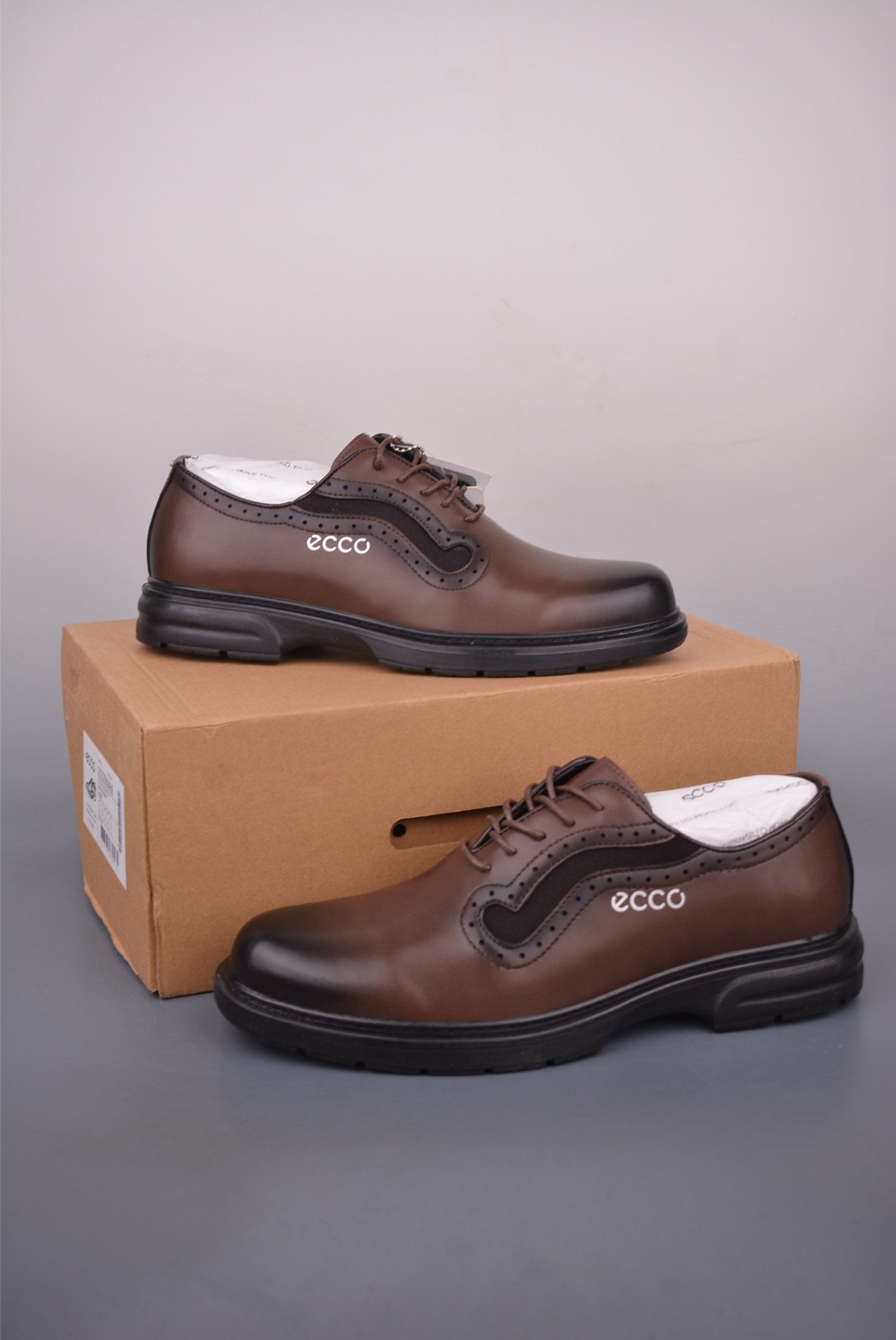 Ecco Men's Leather Dress Shoes, Stylish Street-Ready Oxford Shoes