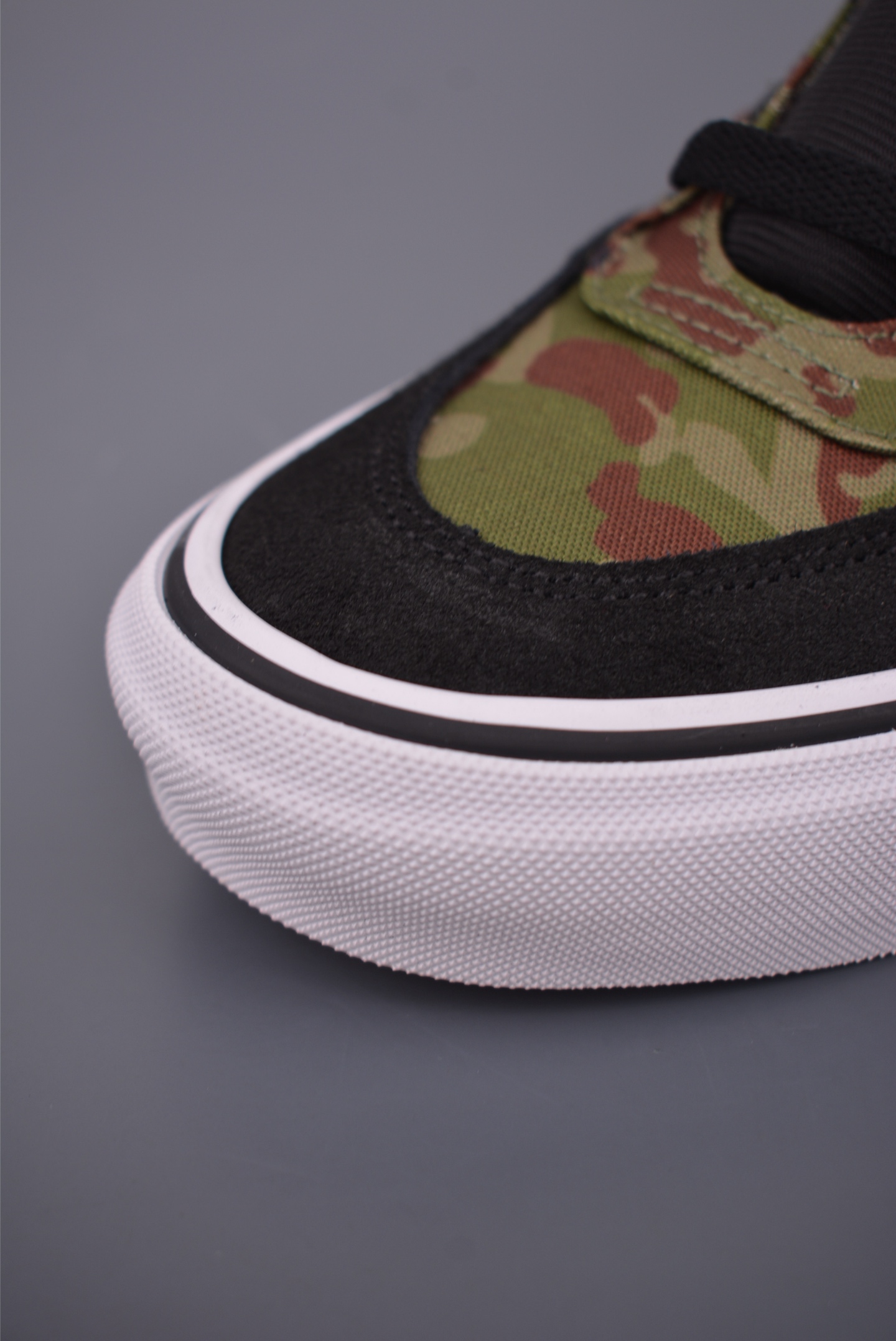 Vans Skate Half Cab Camo Mid-Top Sneaker, VN000DZ3BLK, Retro Style 6 i1760485066294 348 0 5