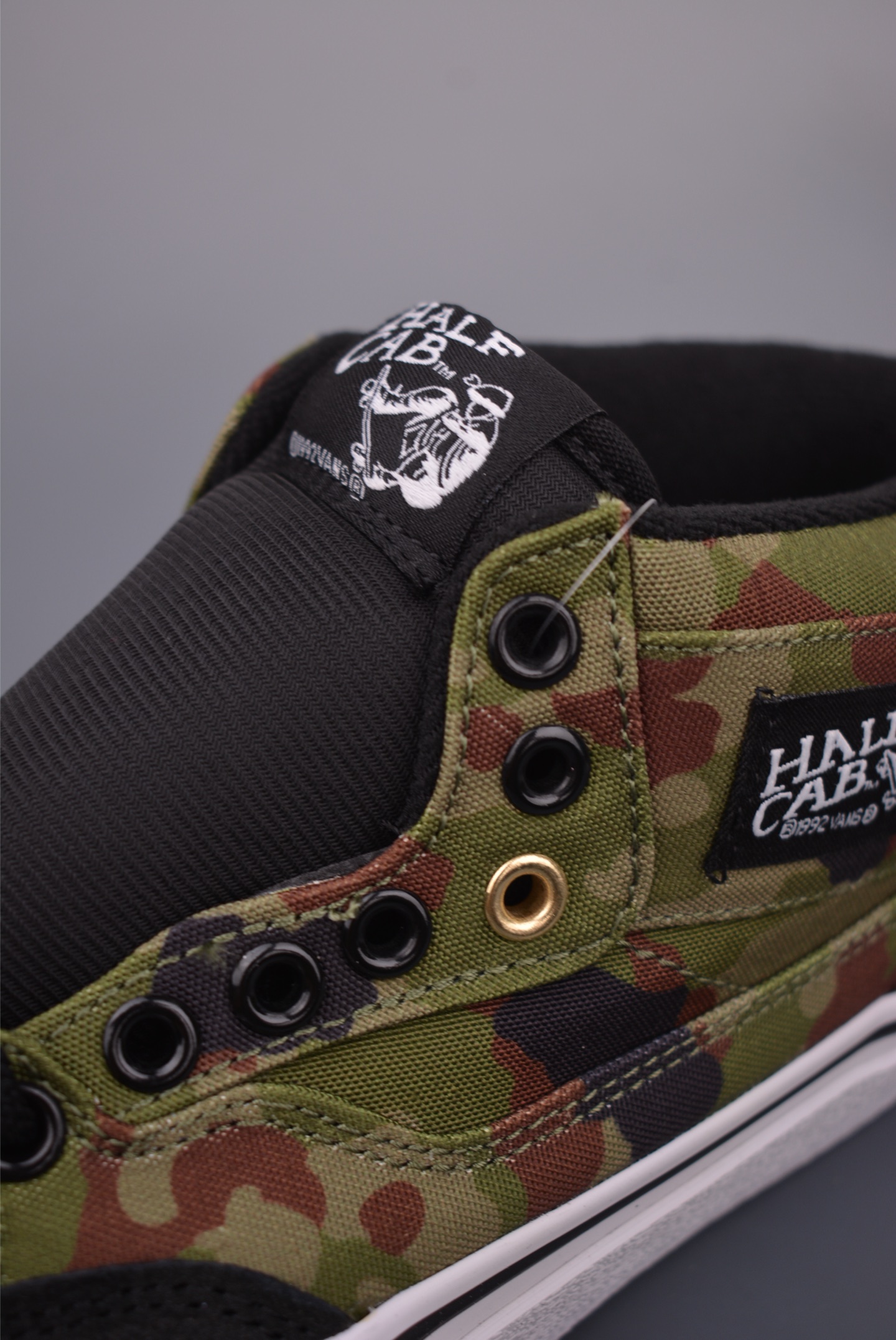 Vans Skate Half Cab Camo Mid-Top Sneaker, VN000DZ3BLK, Retro Style 7 i1760485066309 4111 0 6