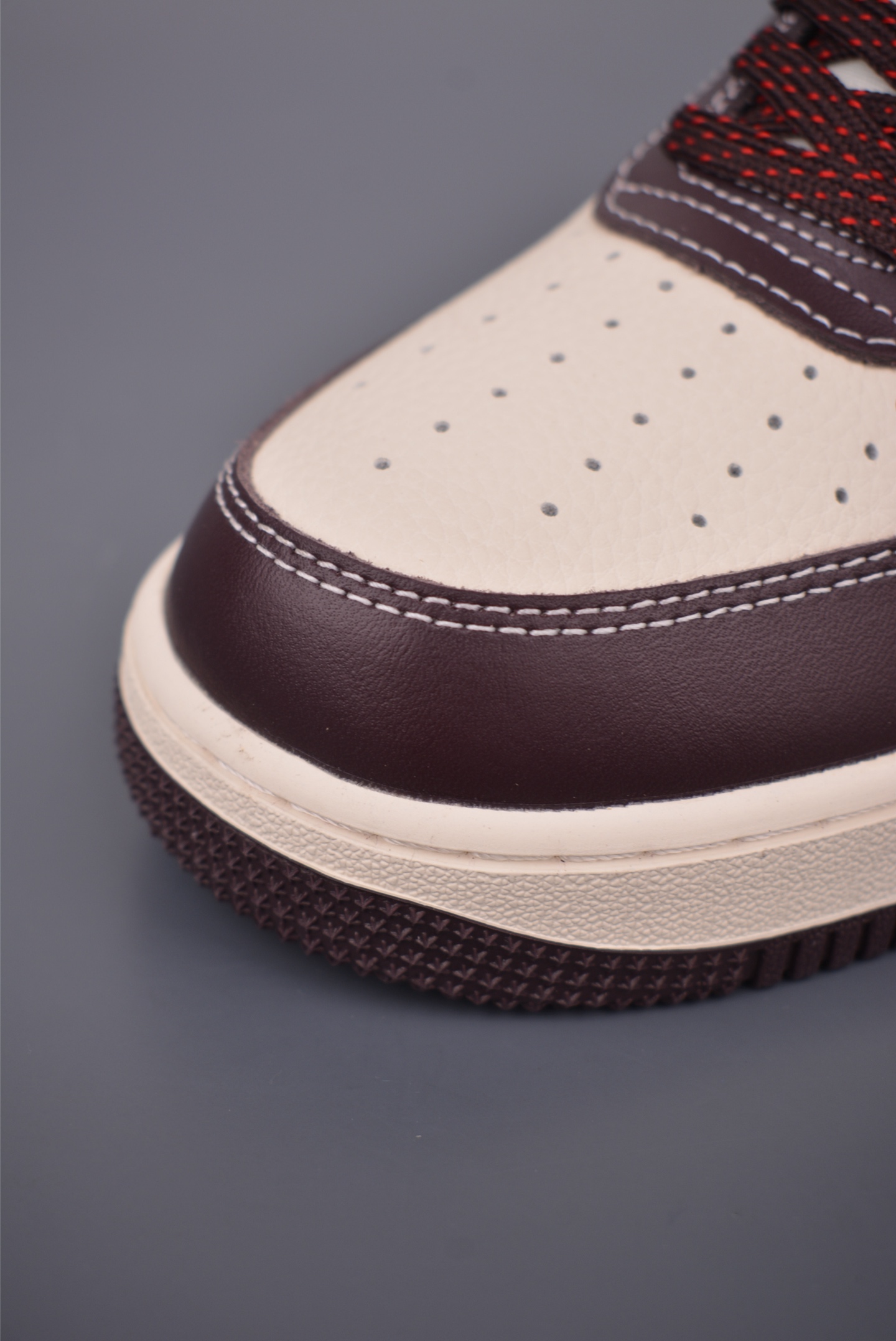 Nike Air Force 1 Low Supreme Collab - Original Design with Honeycomb Cushion 7 i1760487877161 7497 0 5