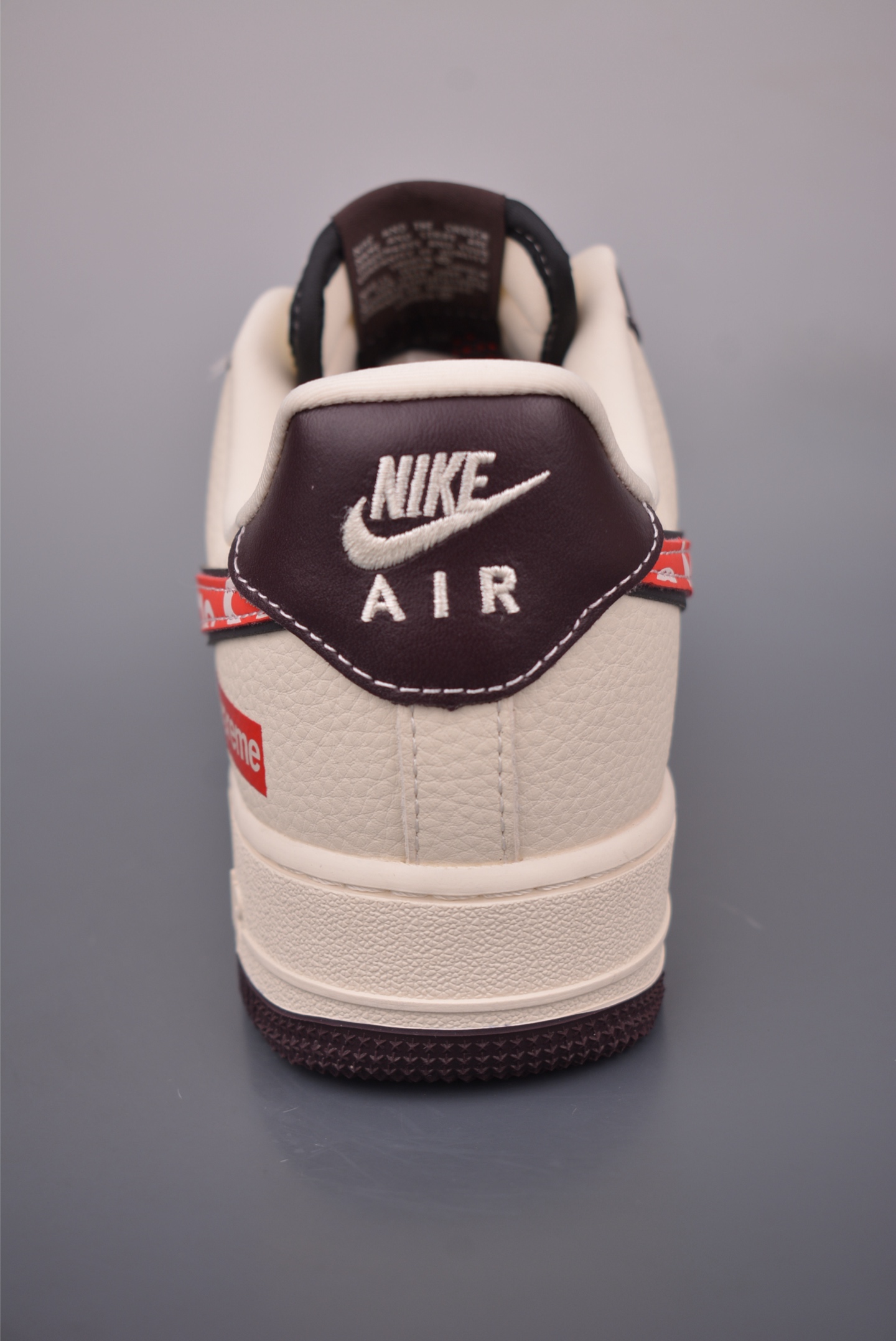 Nike Air Force 1 Low Supreme Collab - Original Design with Honeycomb Cushion 5 i1760487877211 4583 0 3