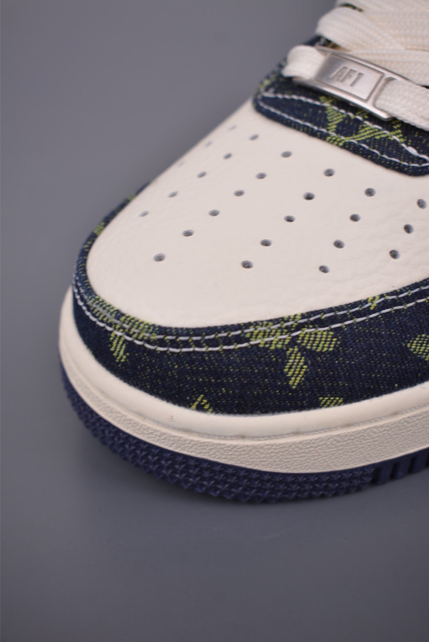 Nike Air Force 1 Low LV联名 YF9511-819