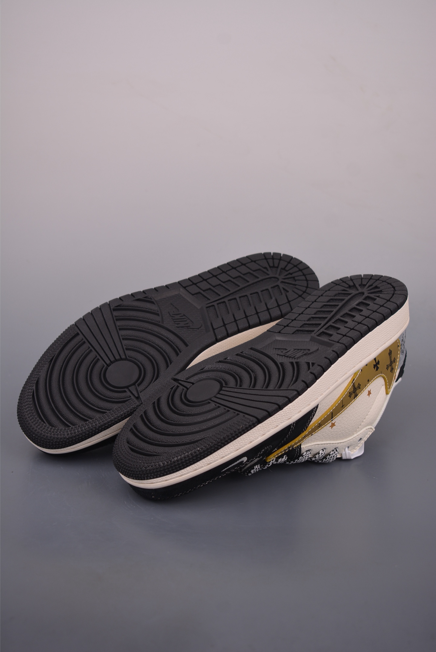 Fragment x Travis Scott x Chrome Hearts Air Jordan 1 Low Sneakers 3 i1760527542816 9870 0 2