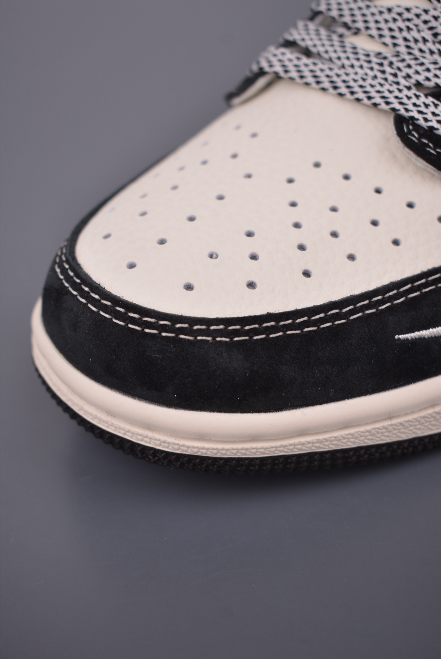 Fragment x Travis Scott x Chrome Hearts Air Jordan 1 Low Sneakers 6 i1760527545527 9401 0 5