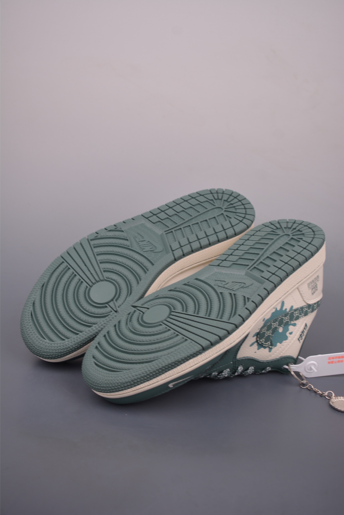 Nike Air Jordan 1 Low Gucci Collab Sneakers - Premium Quality & Comfort 3 i1760555911180 9314 0 2