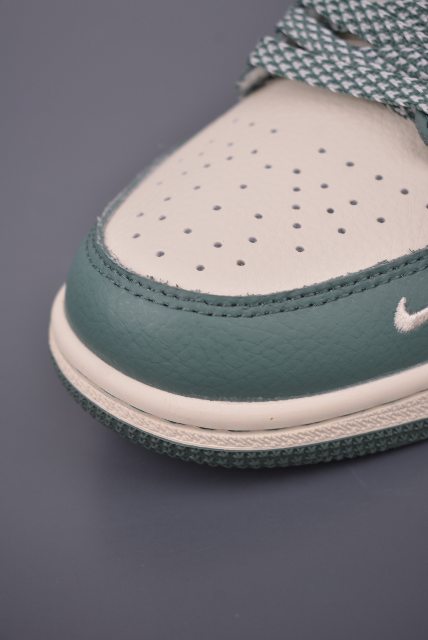 Nike Air Jordan 1 Low Gucci Collab Sneakers - Premium Quality & Comfort 6 i1760555911217 9186 0 5