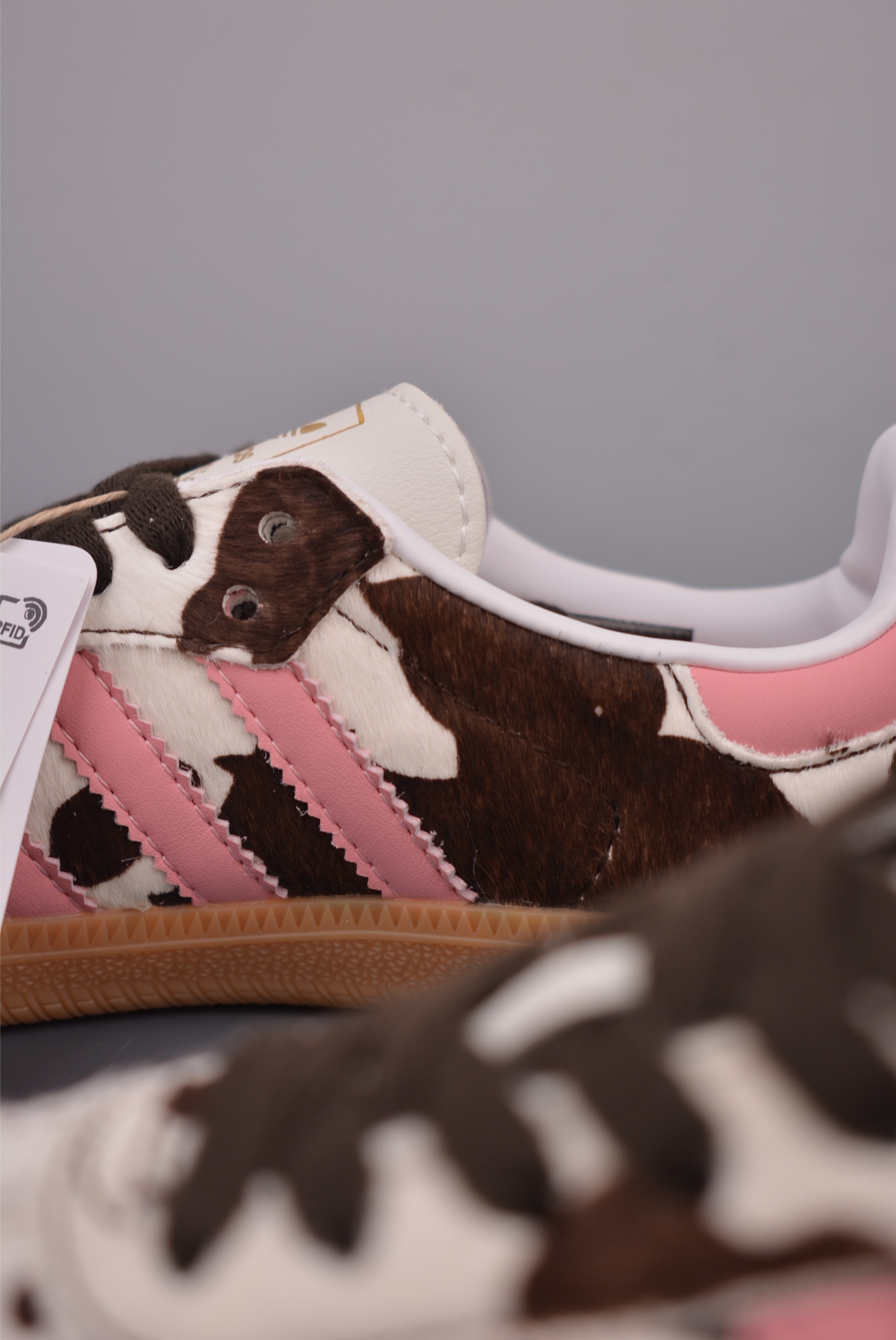 Adidas Samba 复古桑巴板鞋 KK2239-High Quatity Cheap Brand wholesale wholesaler seller Clothes Bags handbags Sneakers Top Fashion Clothing Shoes from China Factory Chinese suppliers best Quality Beautiful Price Adidas Samba 复古桑巴板鞋 KK2239