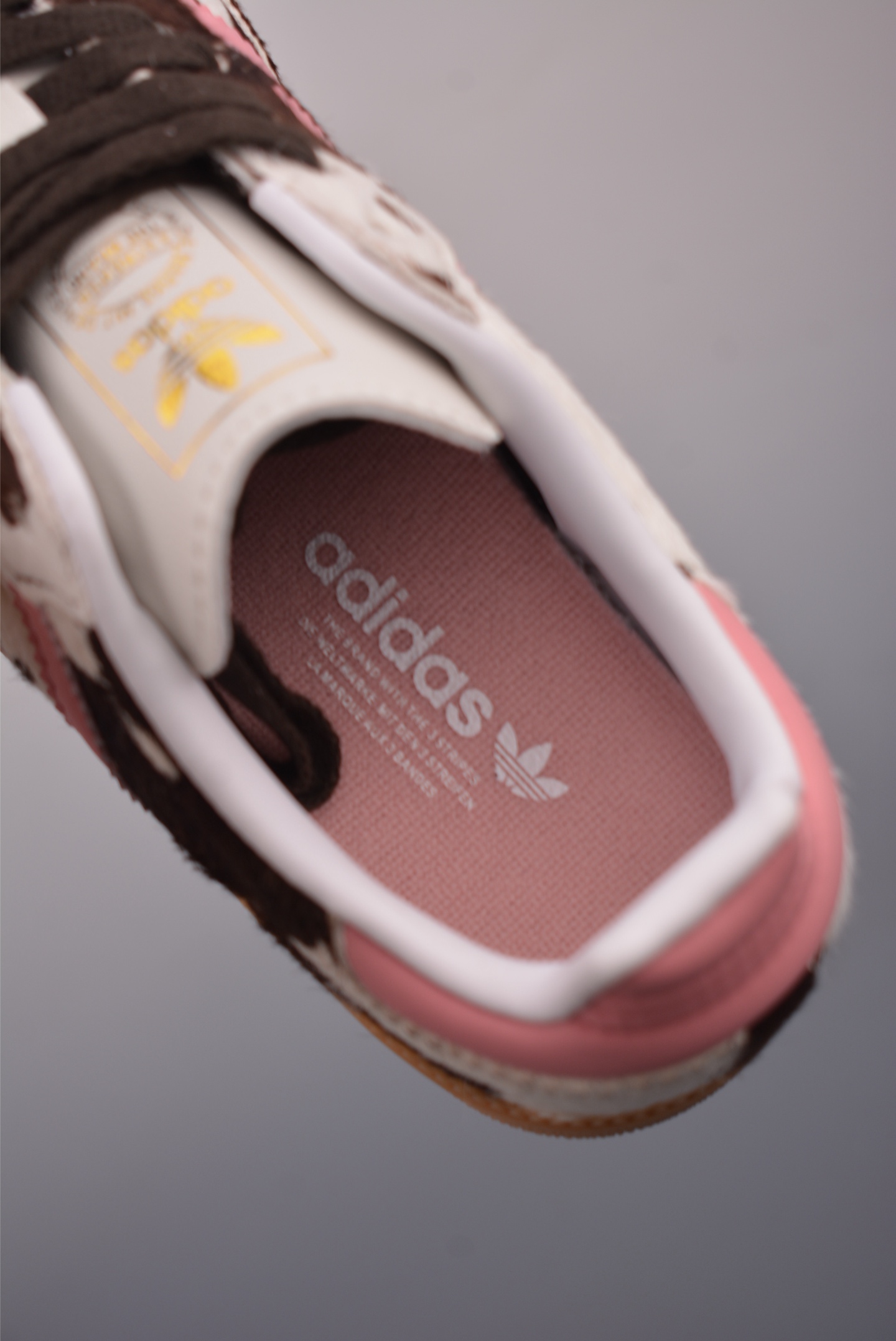 Adidas Samba 复古桑巴板鞋 KK2239-High Quatity Cheap Brand wholesale wholesaler seller Clothes Bags handbags Sneakers Top Fashion Clothing Shoes from China Factory Chinese suppliers best Quality Beautiful Price Adidas Samba 复古桑巴板鞋 KK2239