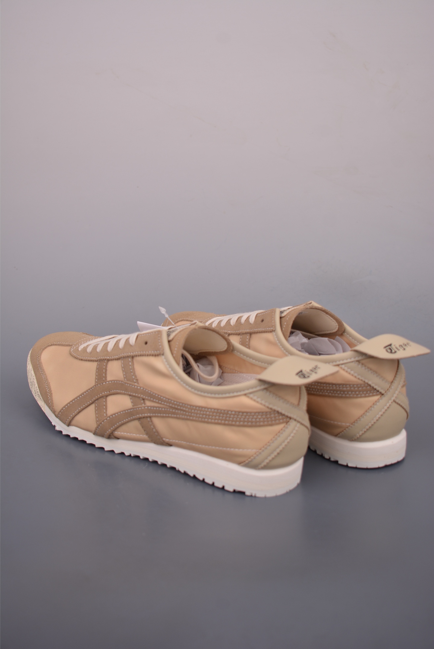 Asics鬼冢虎 MEXICO 66 SD 做工精赞 1183C176-200-High Quatity Cheap Brand wholesale wholesaler seller Clothes Bags handbags Sneakers Top Fashion Clothing Shoes from China Factory Chinese suppliers best Quality Beautiful Price Asics鬼冢虎 MEXICO 66 SD 做工精赞 1183C176-200