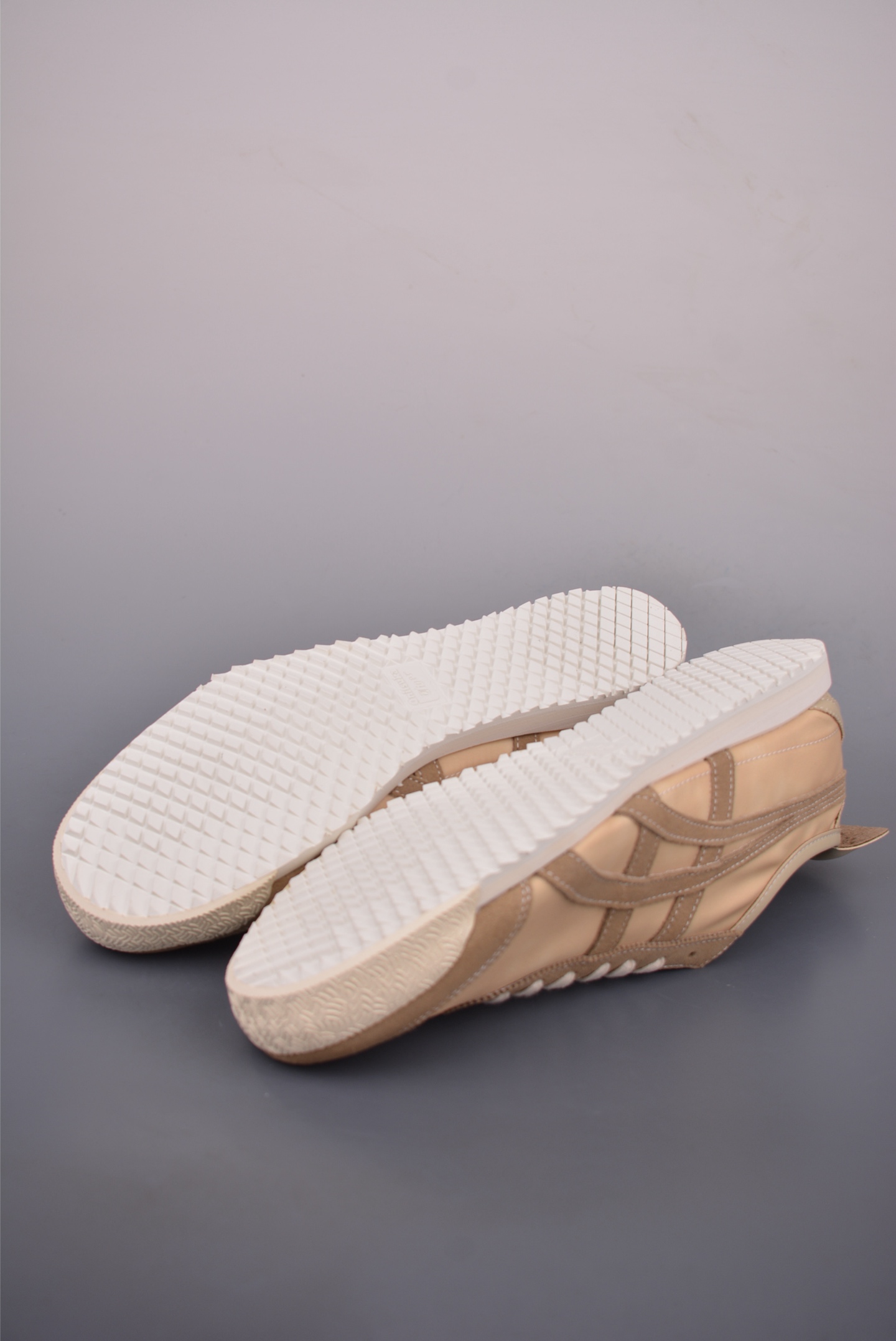 Asics鬼冢虎 MEXICO 66 SD 做工精赞 1183C176-200-High Quatity Cheap Brand wholesale wholesaler seller Clothes Bags handbags Sneakers Top Fashion Clothing Shoes from China Factory Chinese suppliers best Quality Beautiful Price Asics鬼冢虎 MEXICO 66 SD 做工精赞 1183C176-200