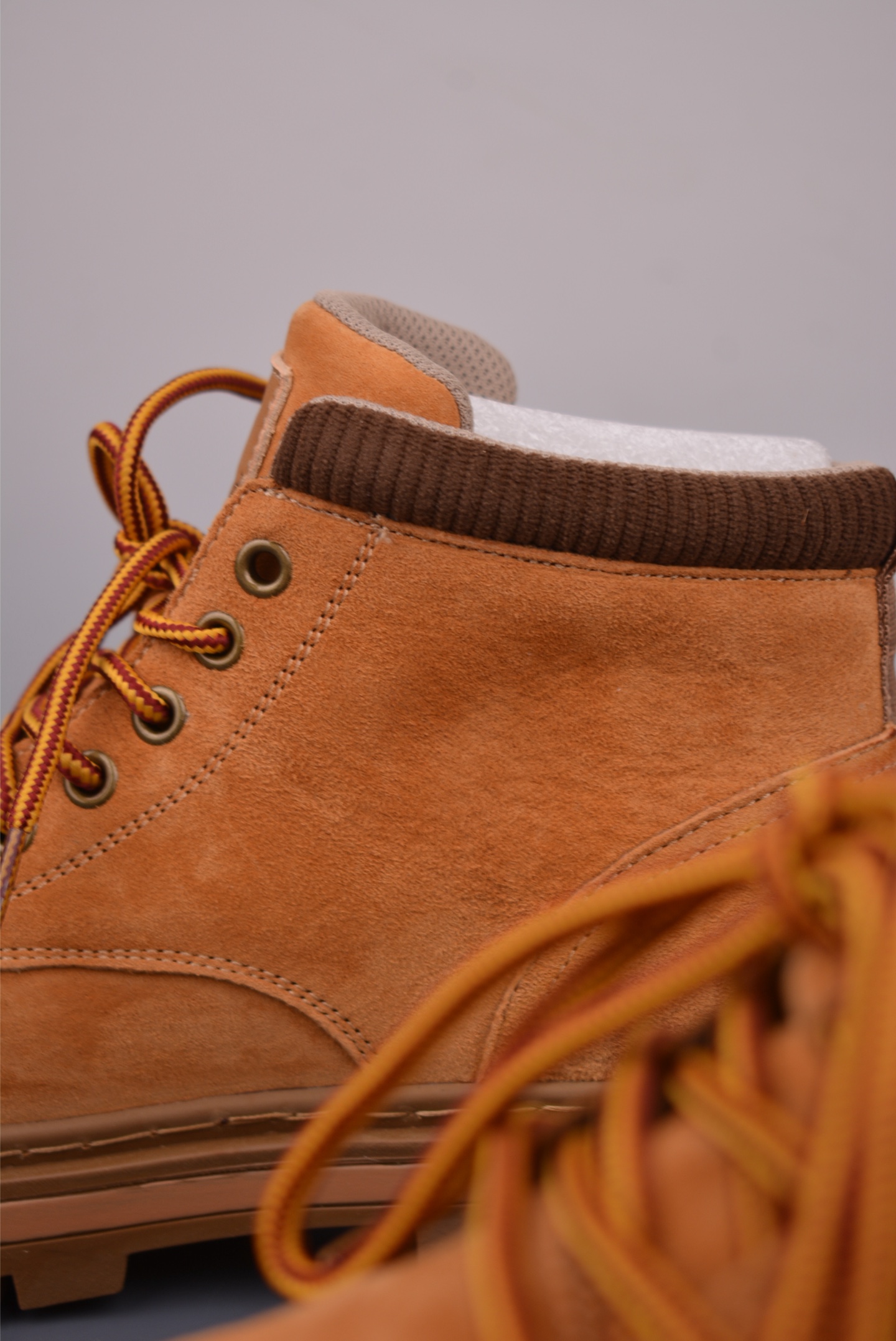 Timberland添柏岚/天伯伦 户外高帮休闲大黄靴系列 TB100381622-High Quatity Cheap Brand wholesale wholesaler seller Clothes Bags handbags Sneakers Top Fashion Clothing Shoes from China Factory Chinese suppliers best Quality Beautiful Price Timberland添柏岚/天伯伦 户外高帮休闲大黄靴系列 TB100381622